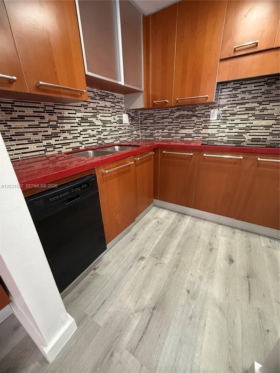 Aventura Condo: 20200 W Country Club Dr, Aventura FL 33180