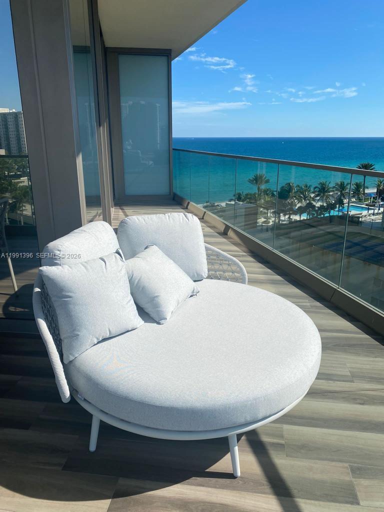 Sunny Isles Beach Condo: 18975 Collins Ave # 605, Sunny Isles Beach FL 33160