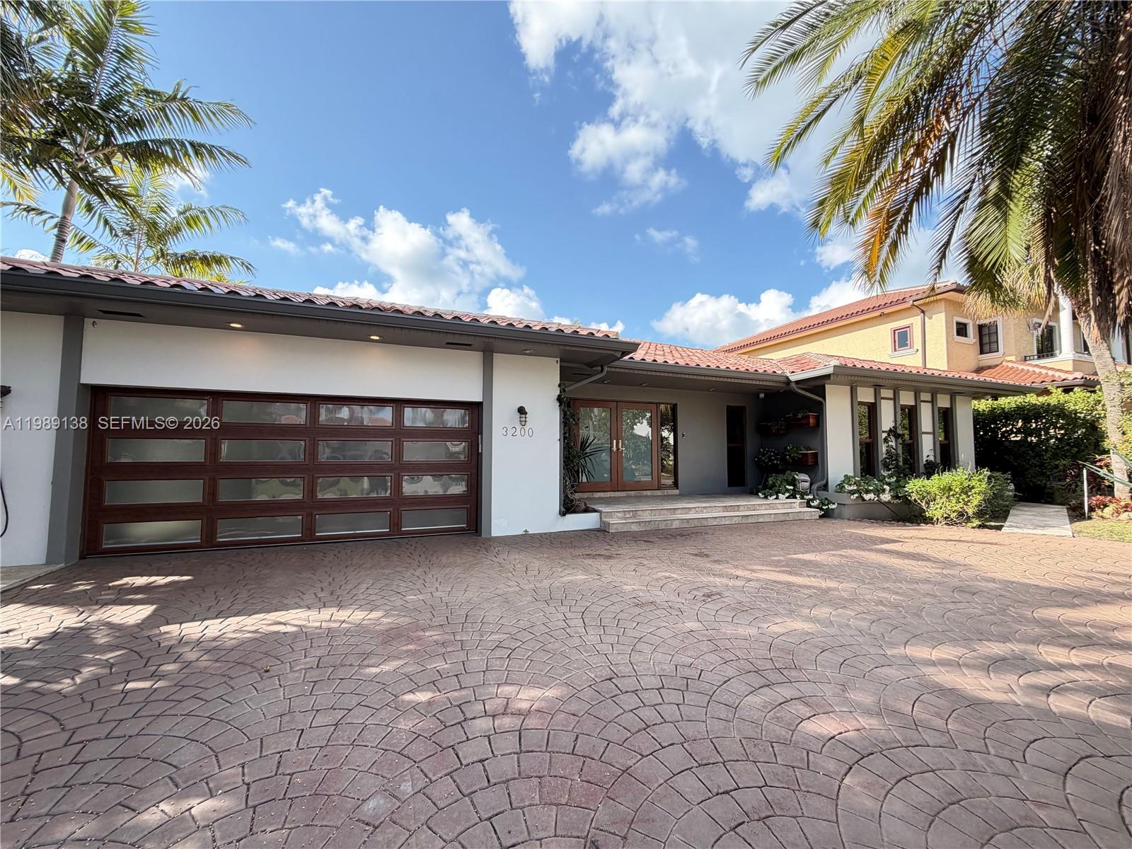 North Miami Beach Condo: 3200 NE 165th St, North Miami Beach FL 33160