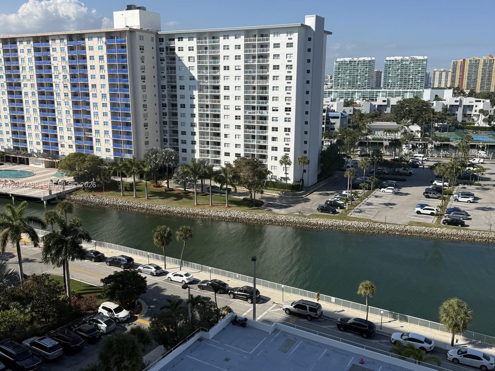 Sunny Isles Beach Condo: 500 Bayview Dr # 1031, Sunny Isles Beach FL 33160