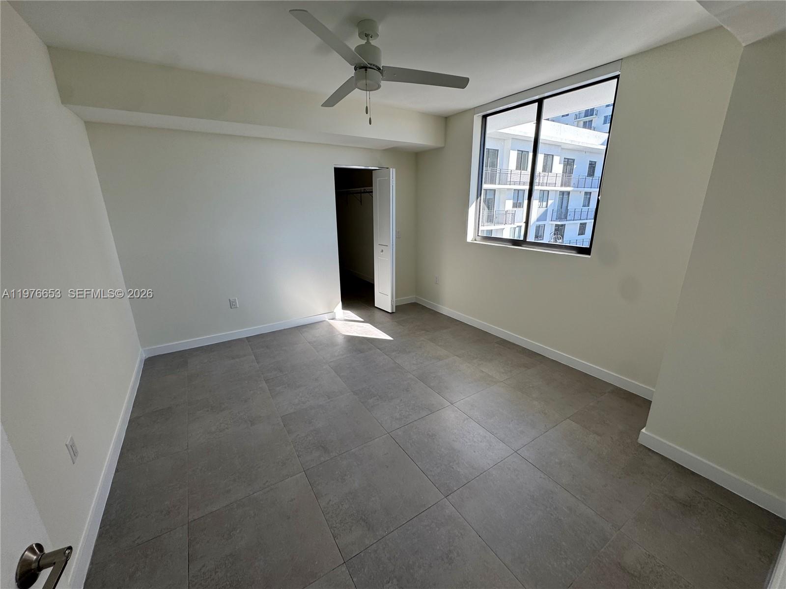 North Miami Beach Condo: 16395 Biscayne Blvd # 2211, North Miami Beach FL 33160