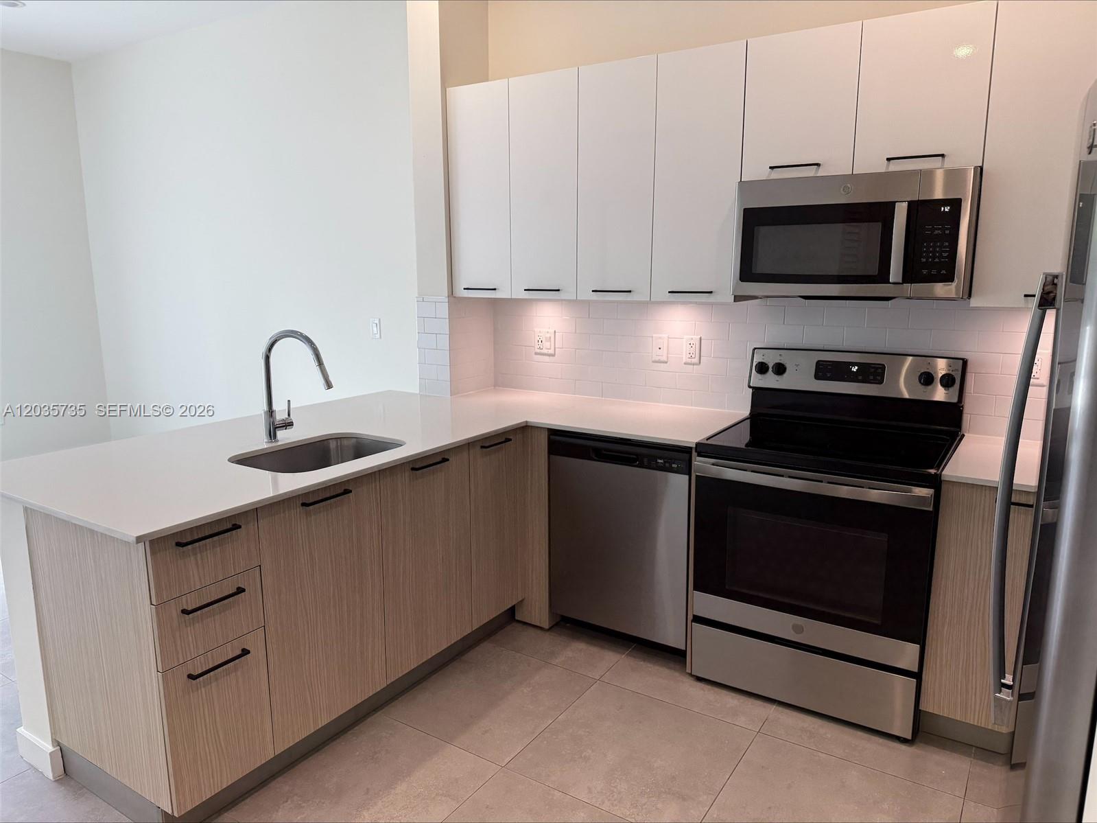 North Miami Beach Condo: 16395 Biscayne Blvd # 901, North Miami Beach FL 33160