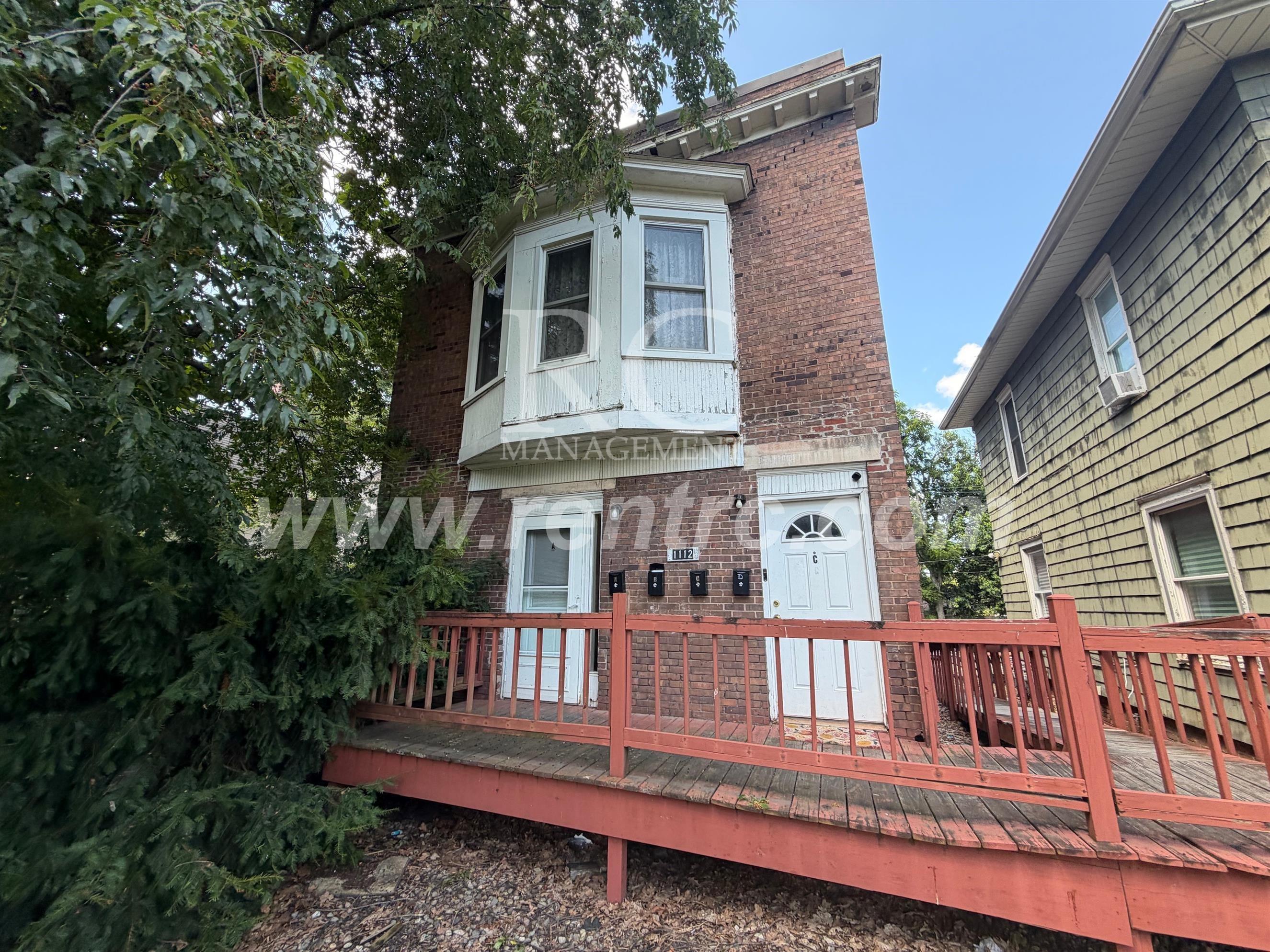 Danville House: 1112-B Gilbert