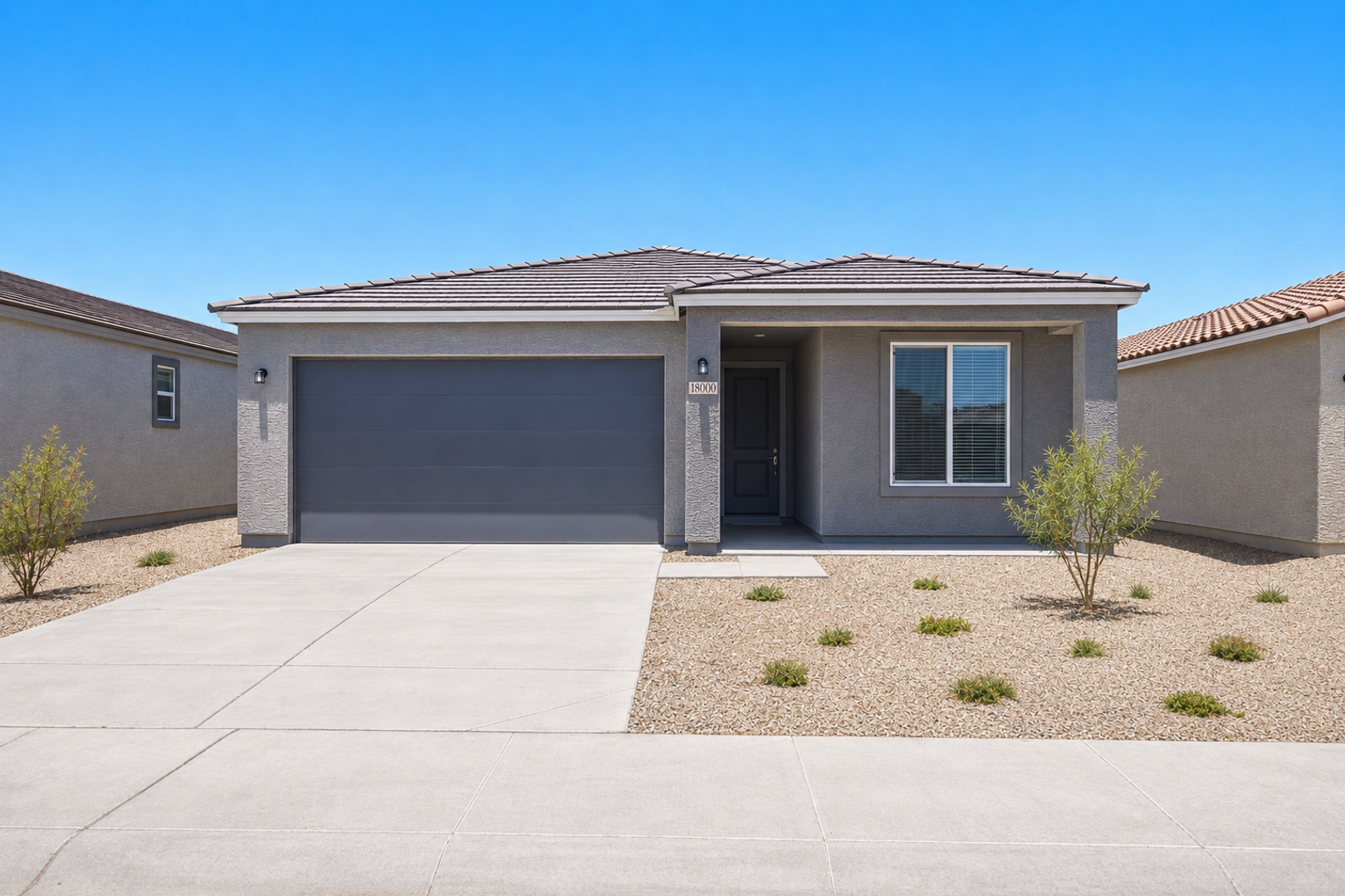 Surprise House: 18000 W Calle Lejos Rd