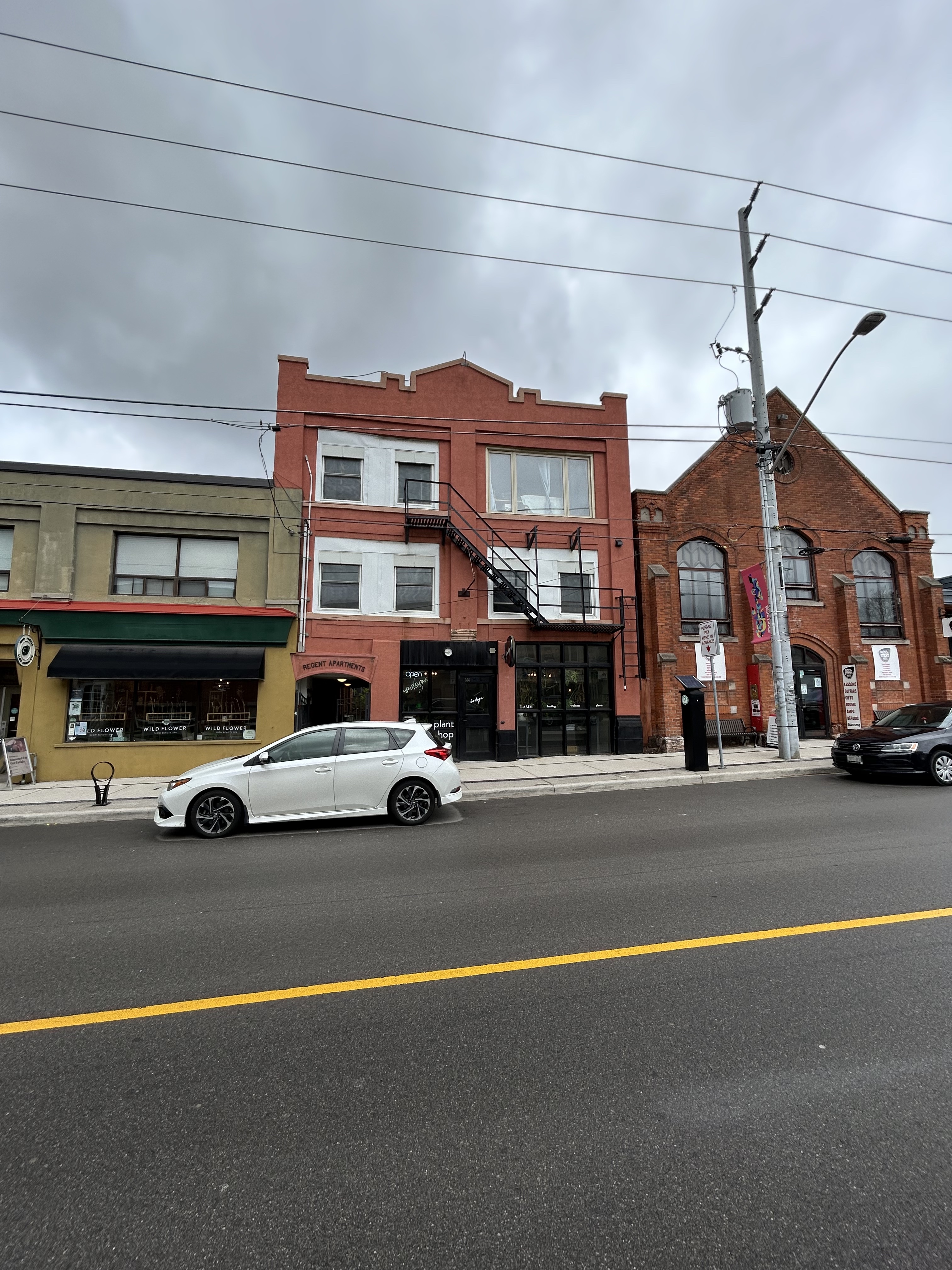 Hamilton Condo: 144 Locke St South