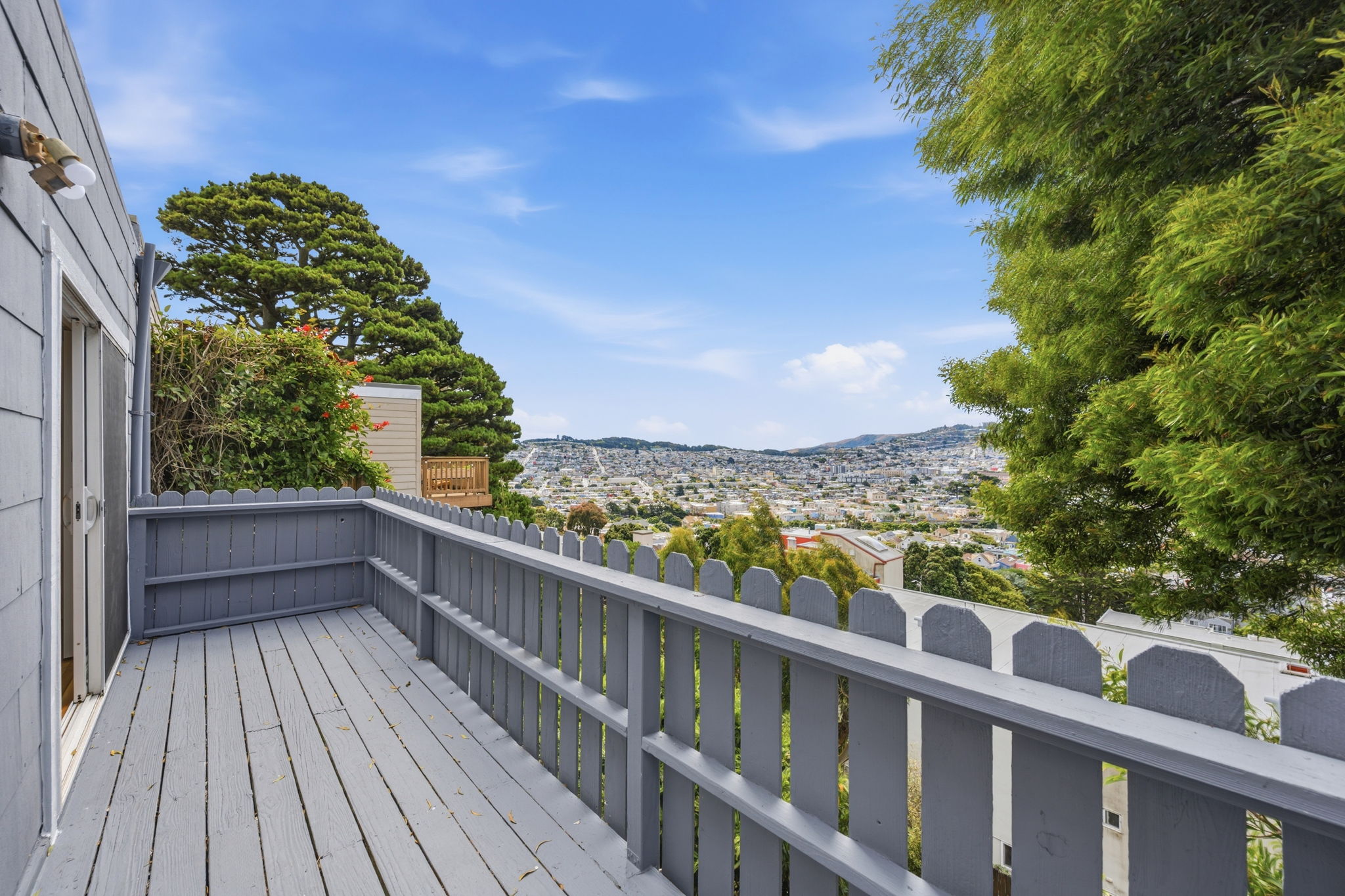 San Francisco House: 407 Joost Avenue