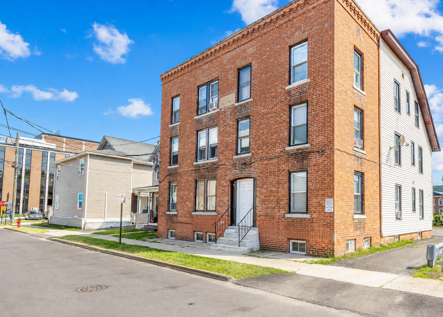 Bristol Condo: 83 Meadow St 3E