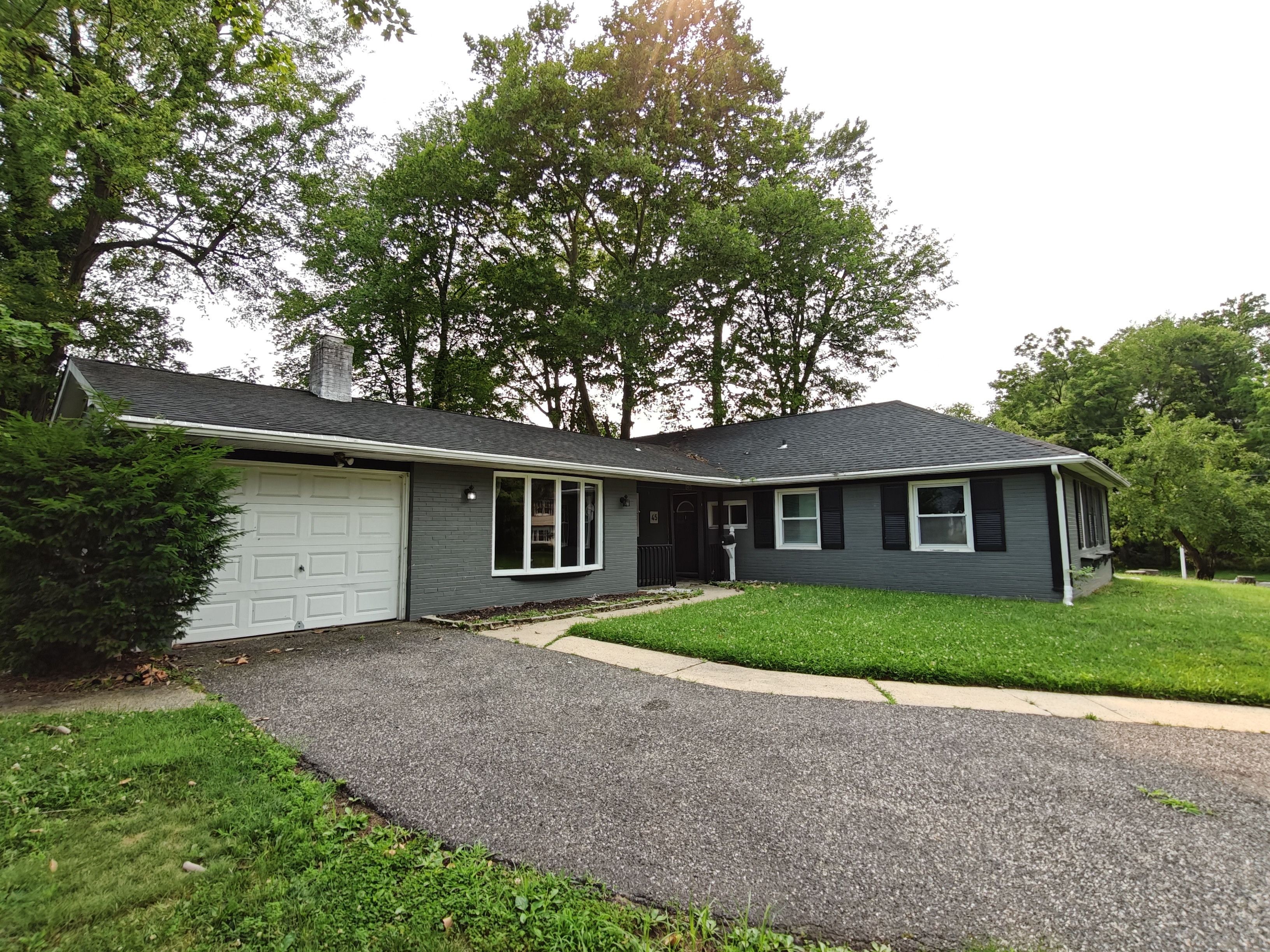 Willingboro House: 45 Meribrook Cir