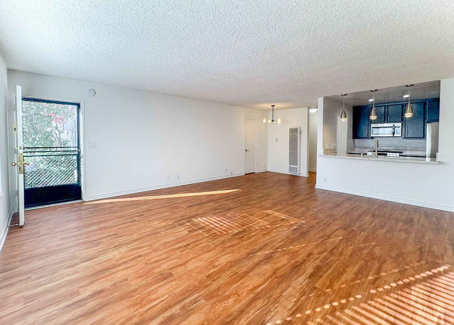 Los Angeles Apartment: 12031 Pacific Ave