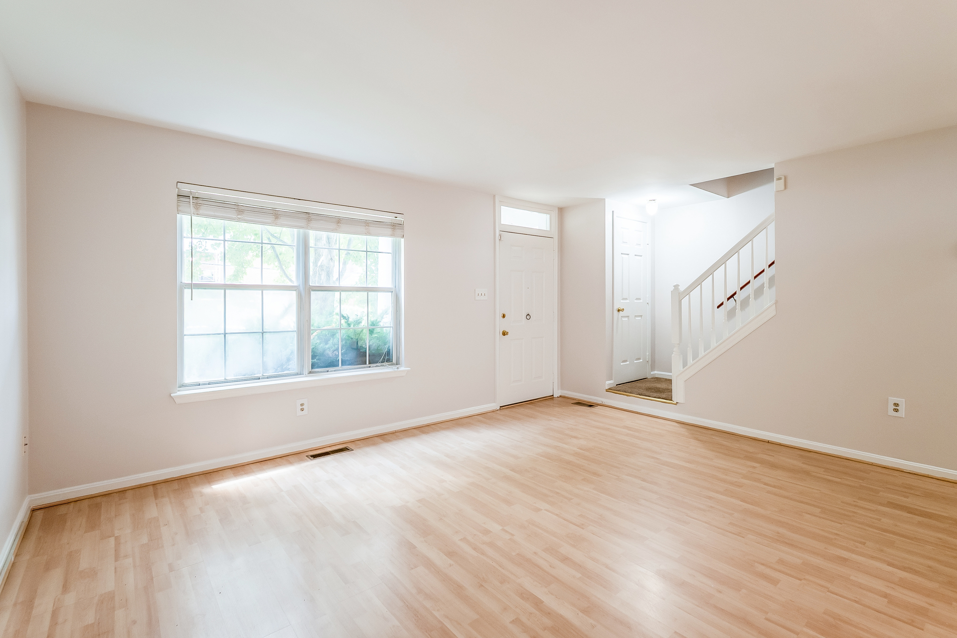 Cheverly House: 5704 Monroe St