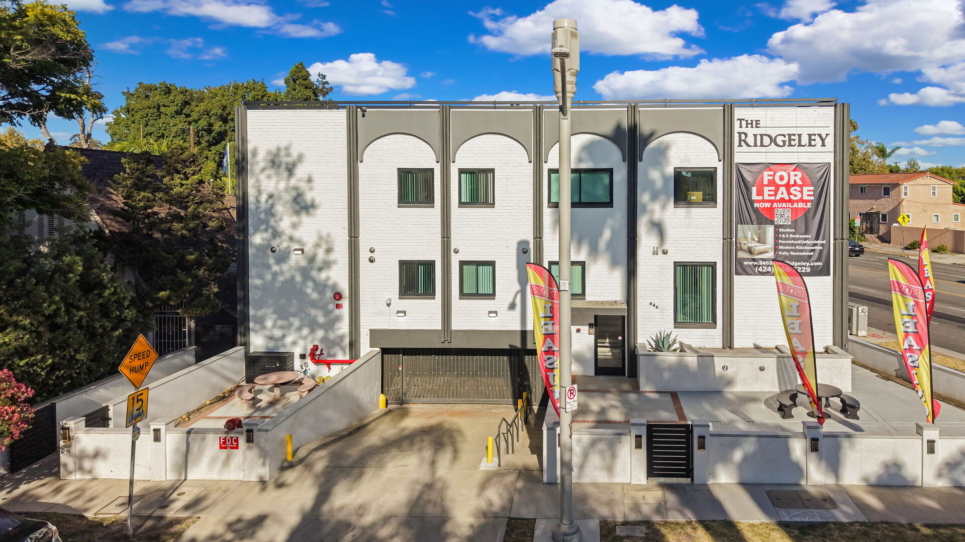 Los Angeles Condo: 946 S Ridgeley Dr.