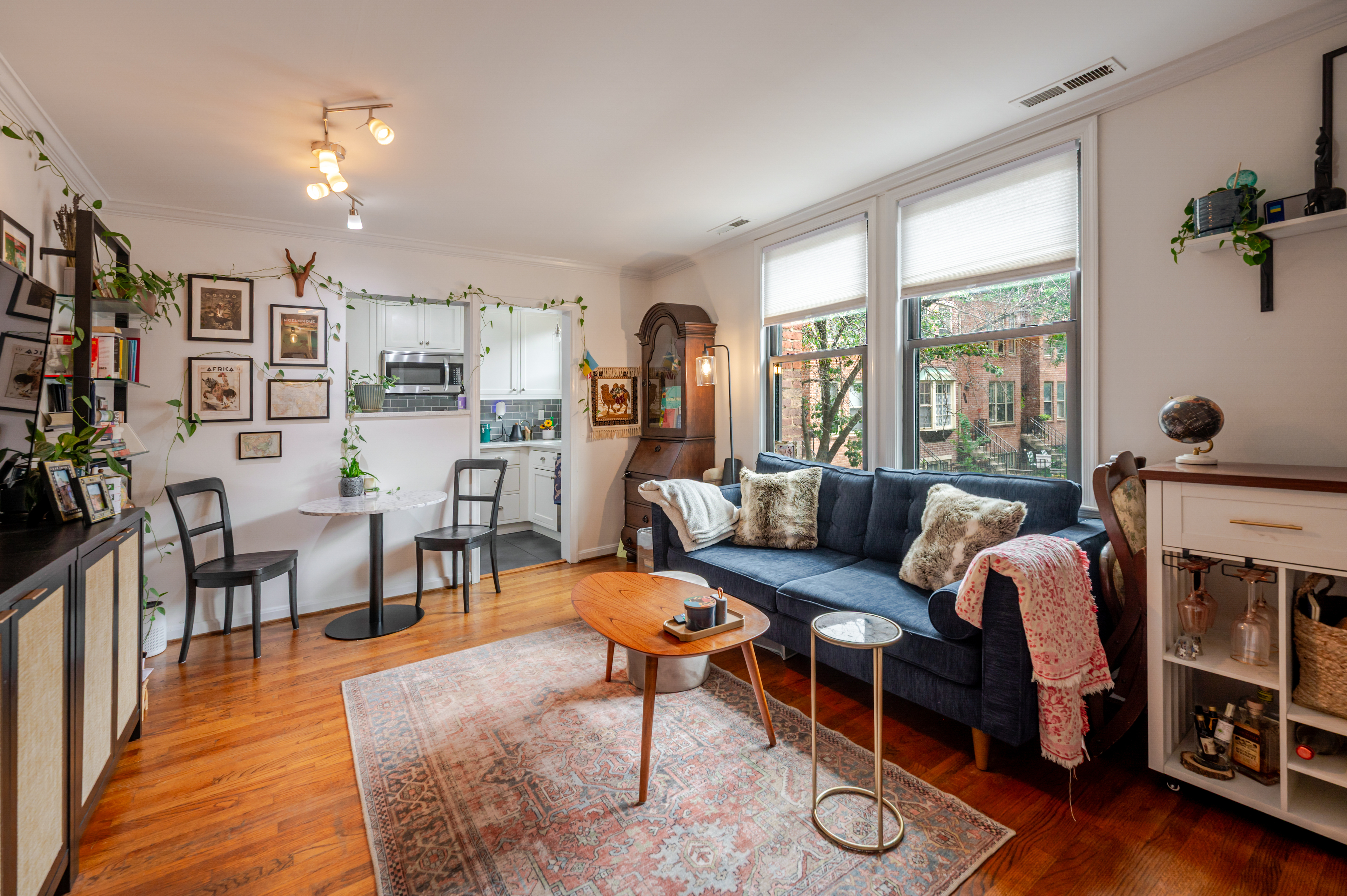Washington Condo: 1661 Park Rd NW