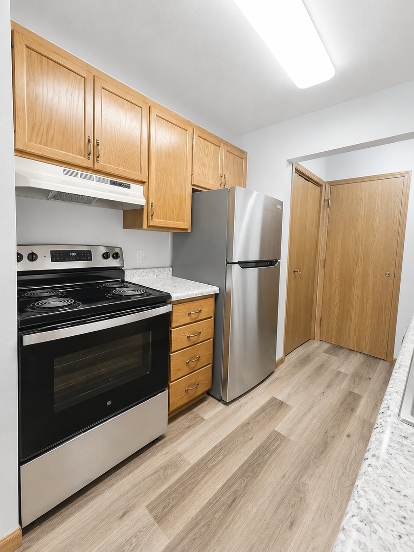 Lake Delton Apartment: 231-241 Burritt Ave