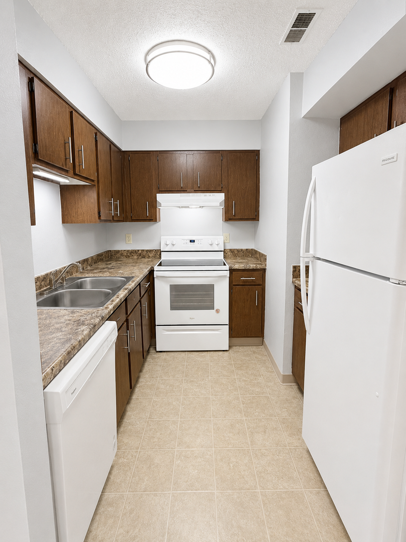 Dubuque Apartment: 3260 Raven Oaks Drive