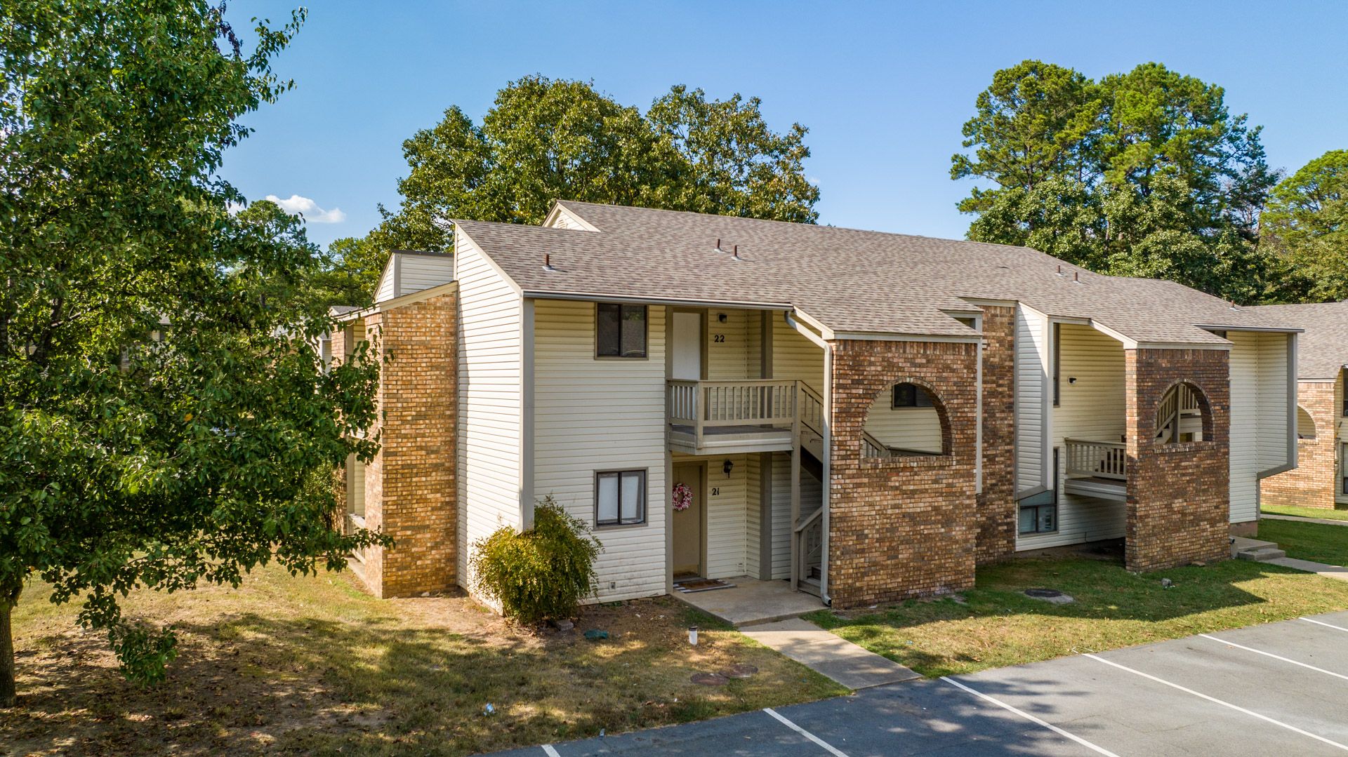 Maumelle House: 101 Pine Forest F24