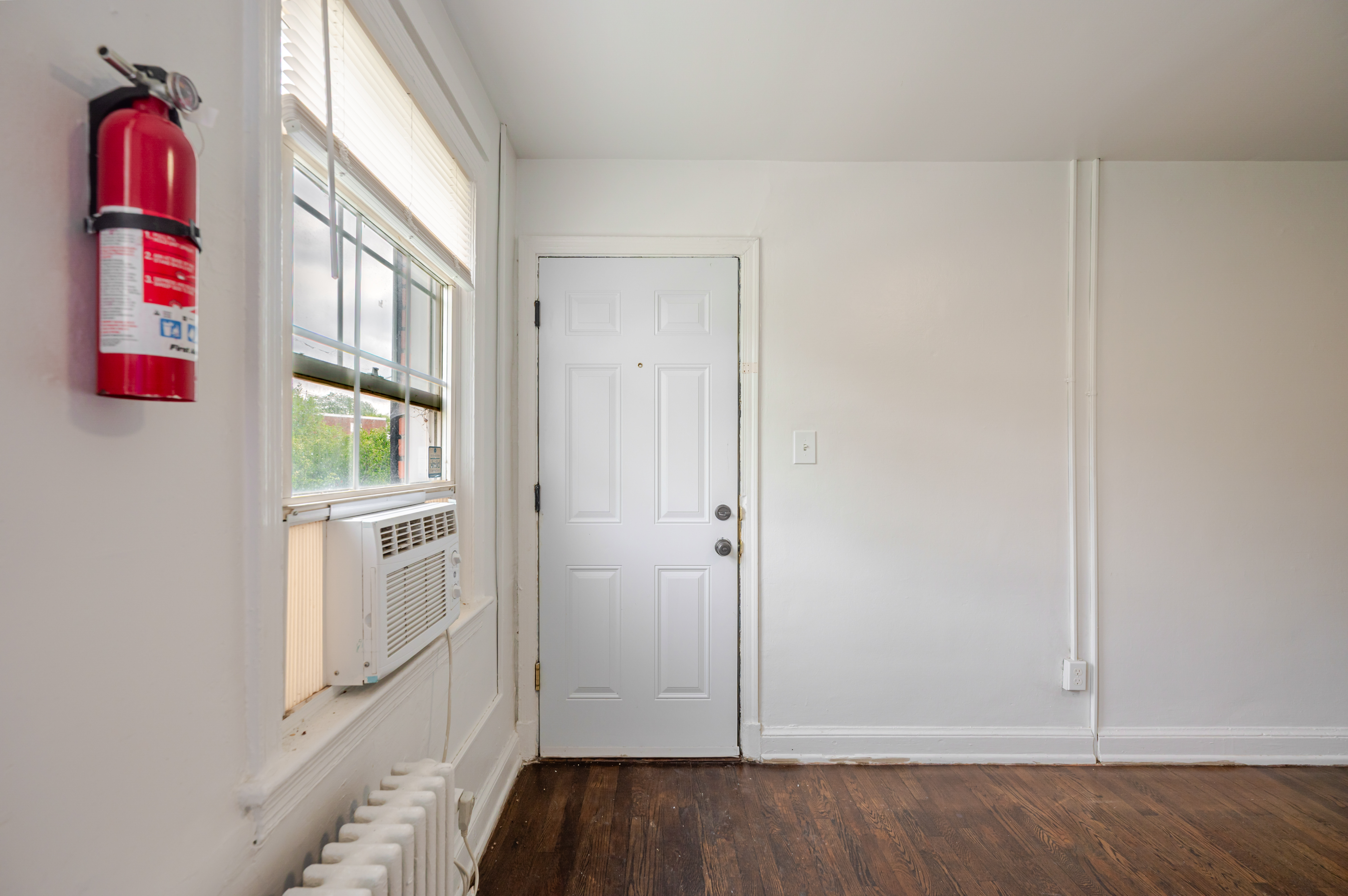 Washington Condo: 2425 E St NE