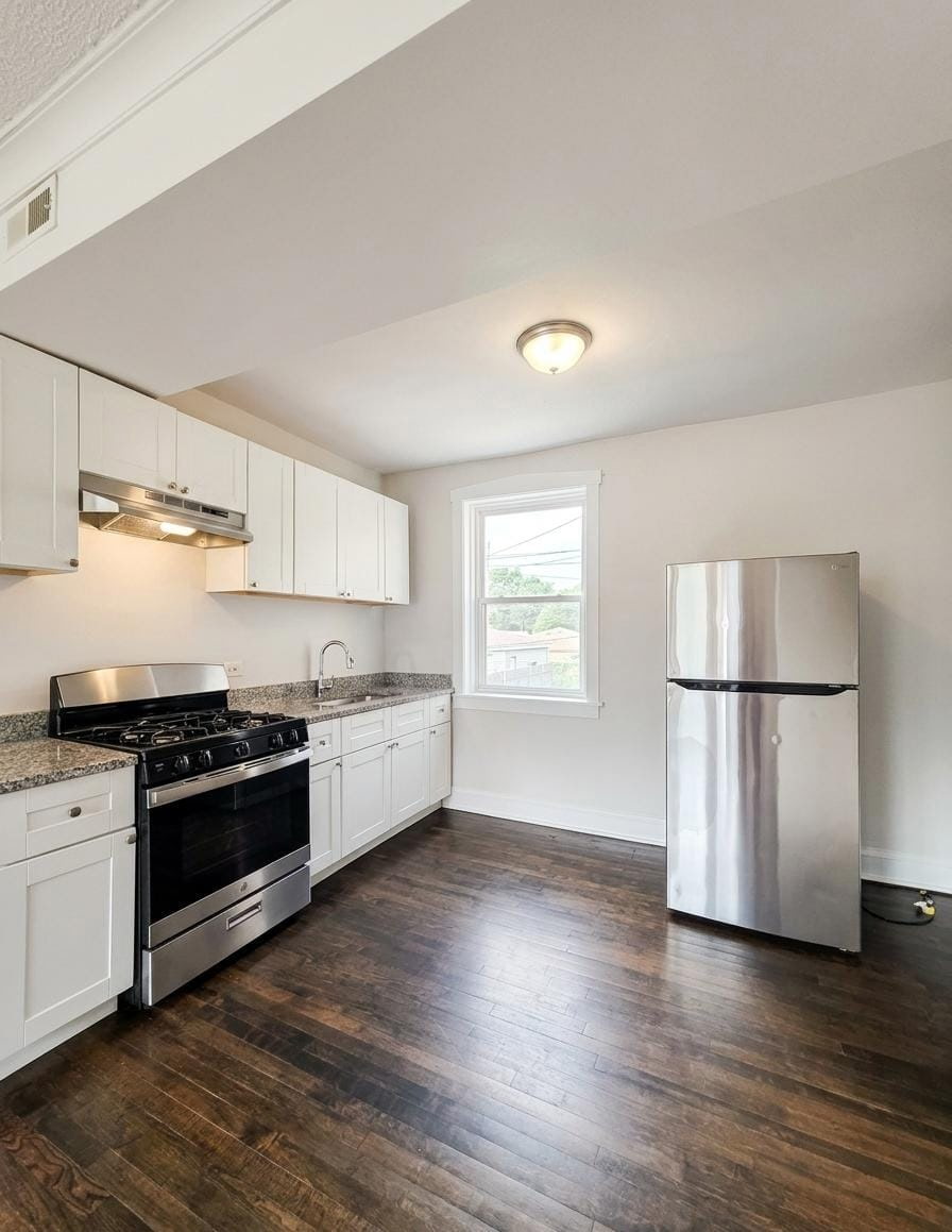 Chicago Condo: 3636 W Iowa St
