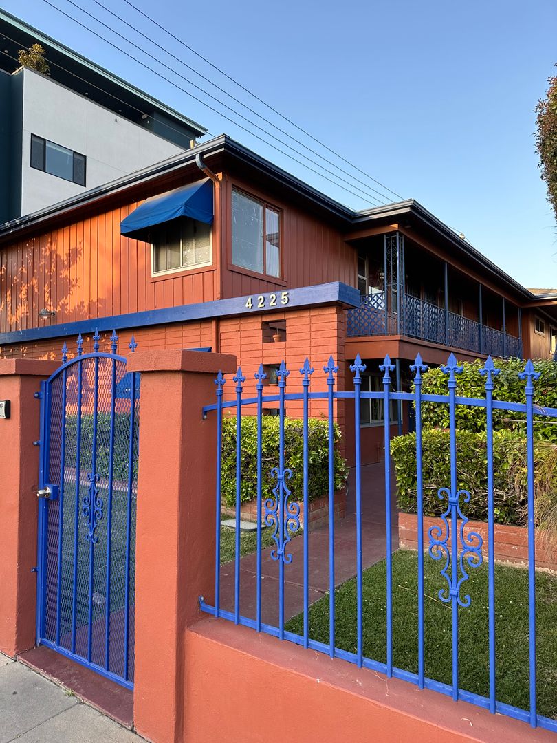 SAN DIEGO Condo: 4225 KANSAS STREET