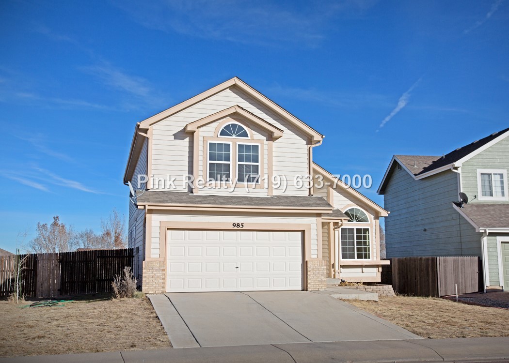 Fountain House: 985 Ridgebury Place
