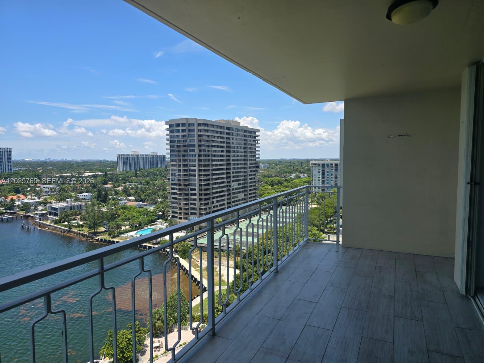 Miami Condo: 11111 Biscayne Blvd # 17D, Miami FL 33181