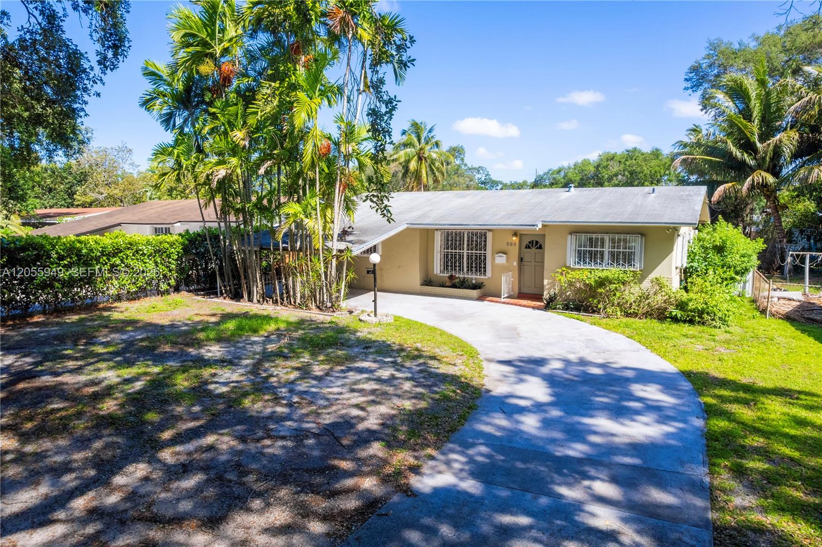 Miami Condo: 565 NE 160th Ter, Miami FL 33162