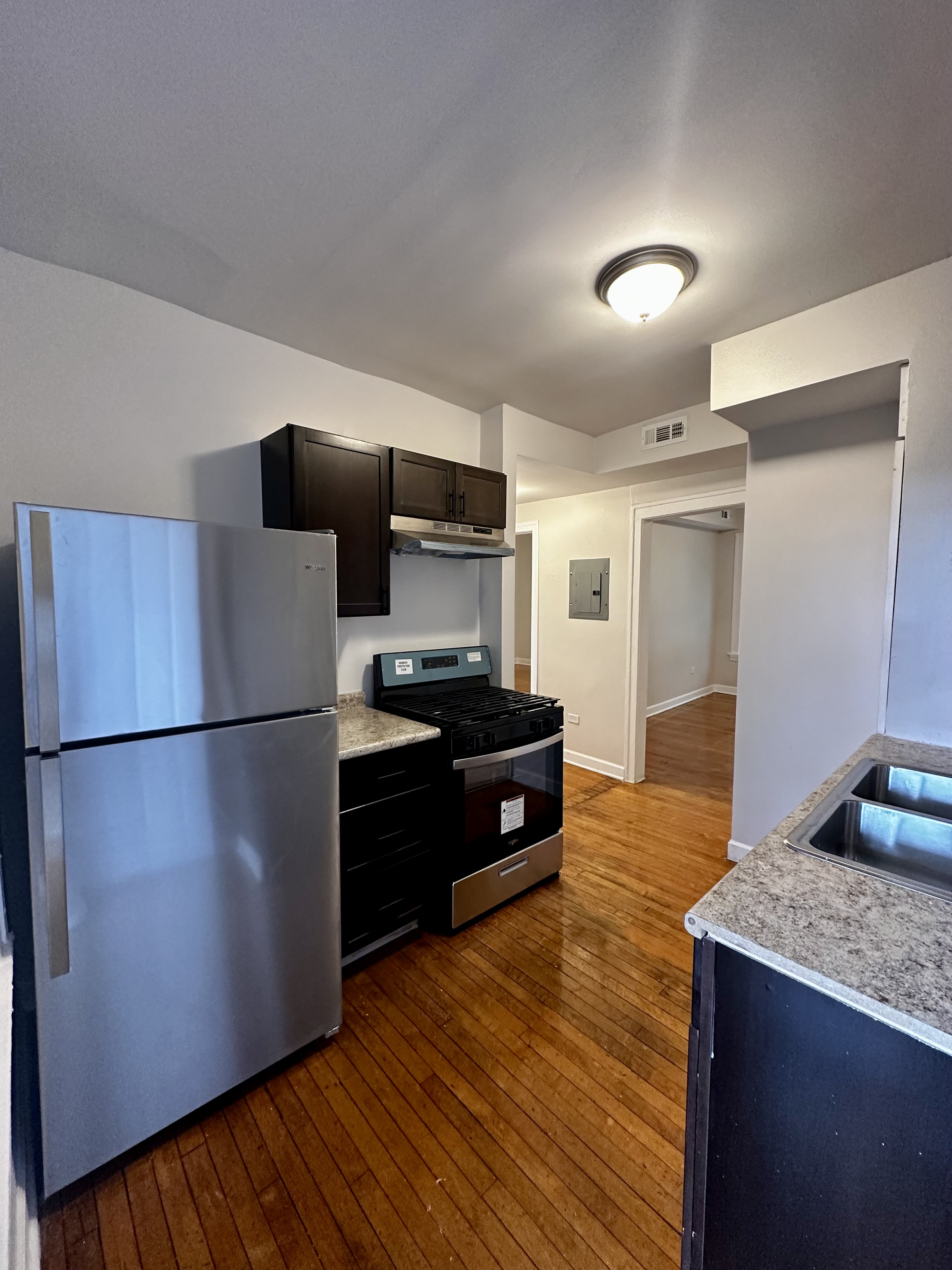 Chicago Condo: 4056 W Crystal St