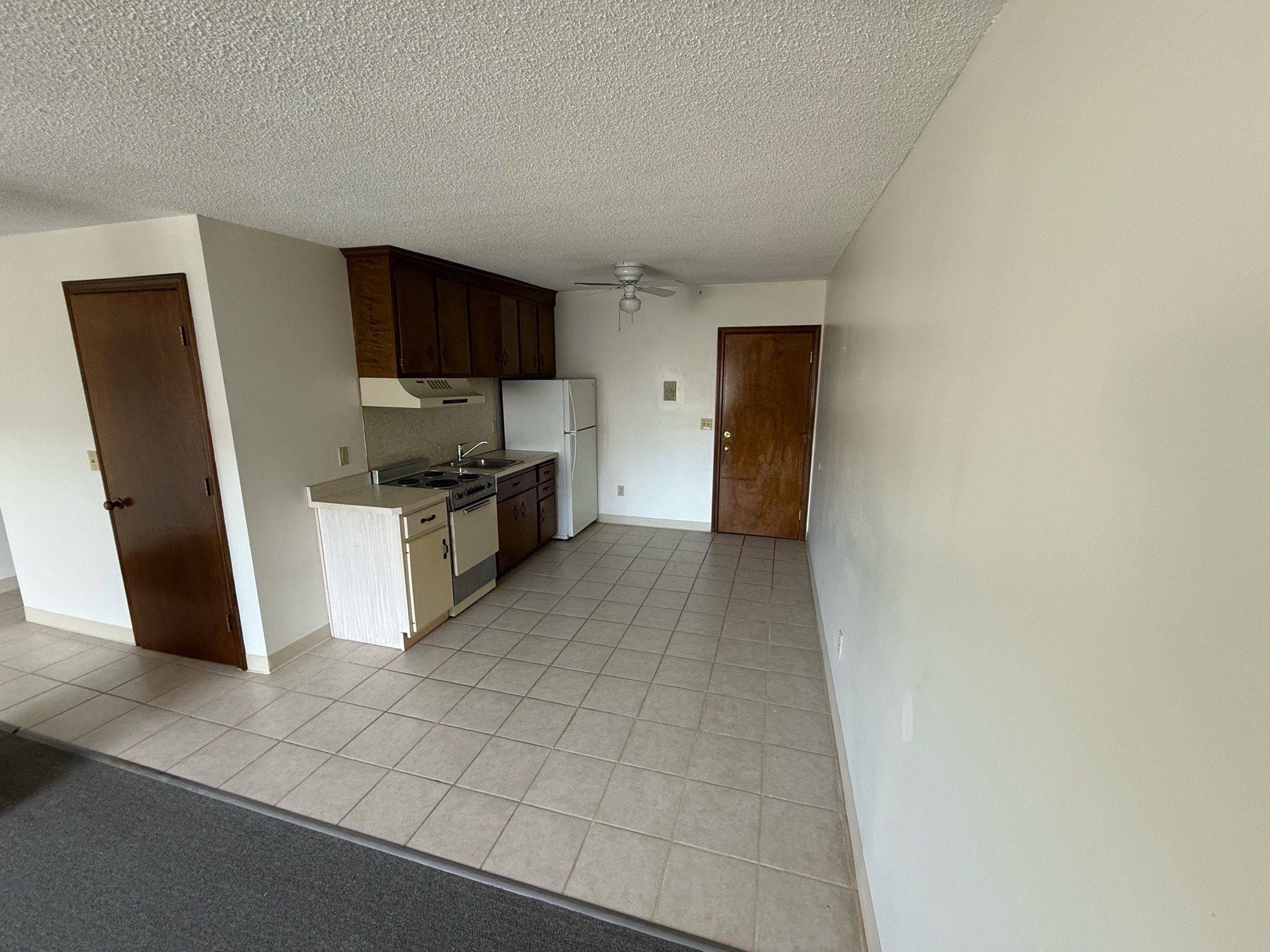 Plainville Condo: 51 Whiting St