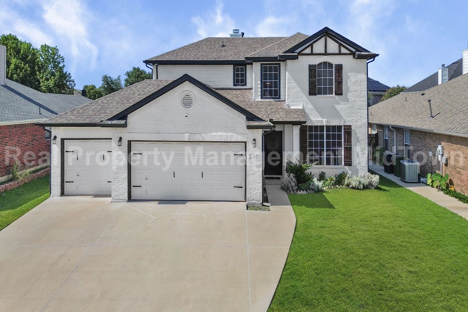 Arlington House: 231 Quail Meadows Ln,