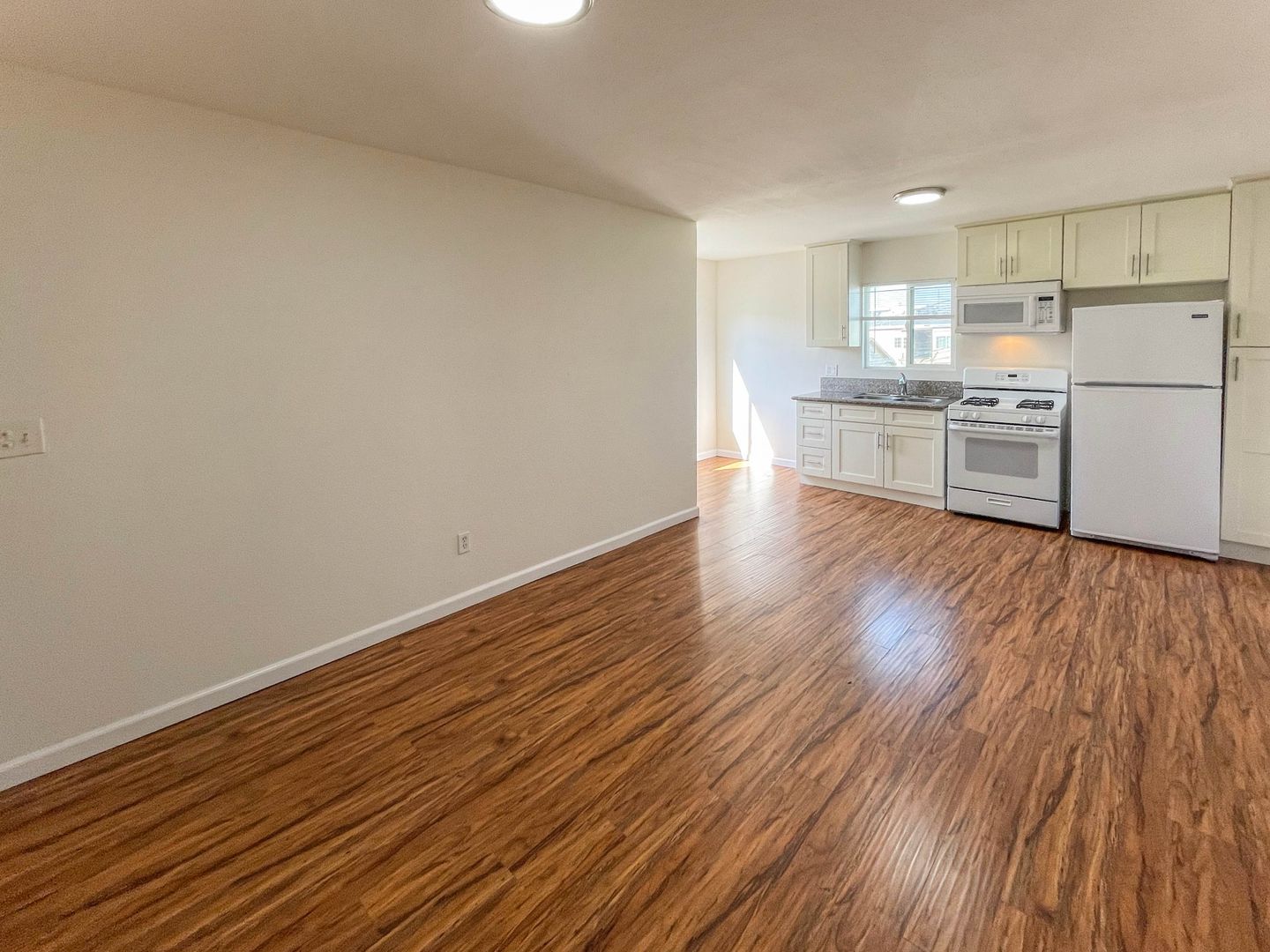 Los Angeles Condo: 6606-6610 Brynhurst Ave.