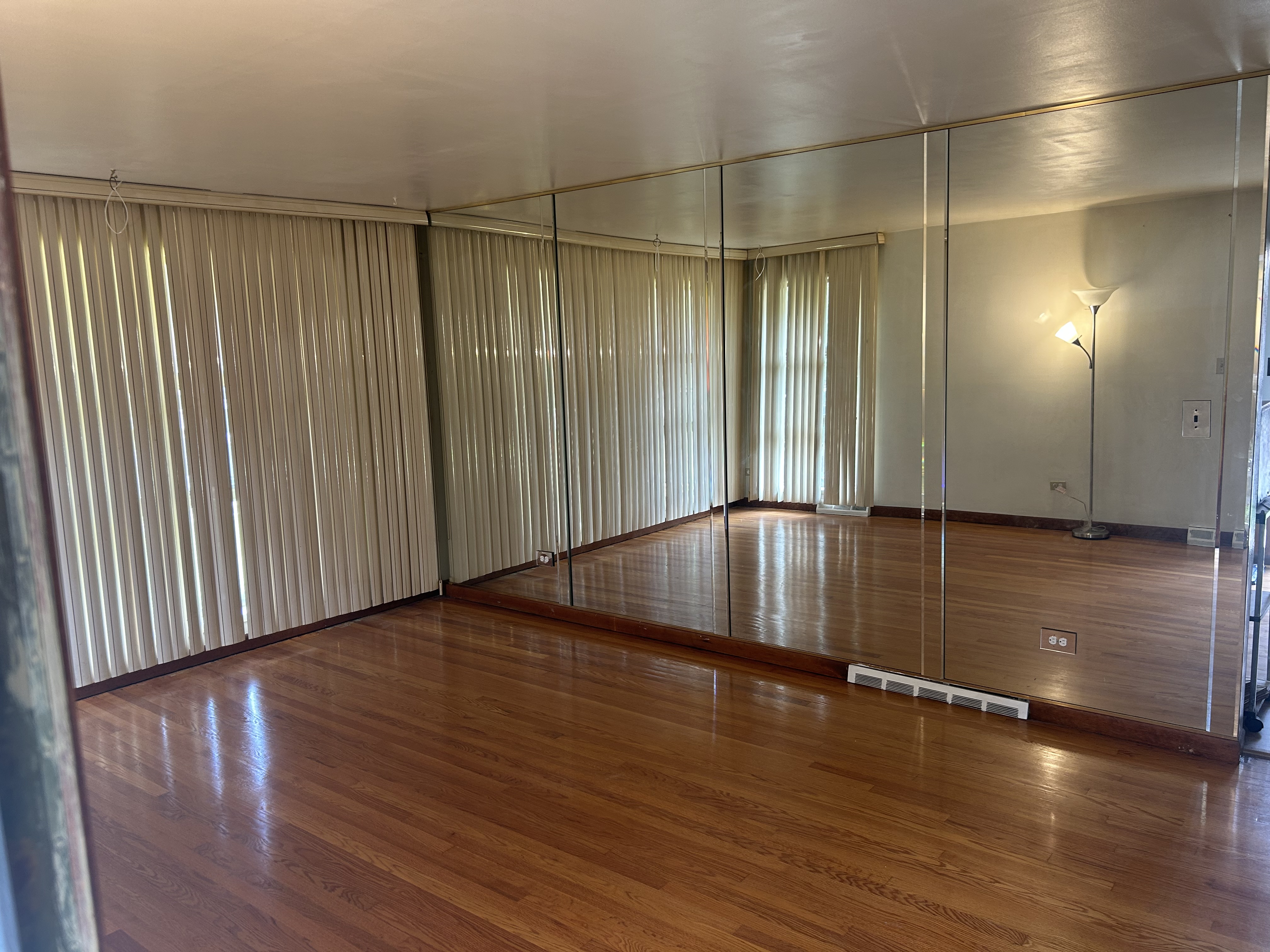 Dolton House: 14842 Shepherd Drive