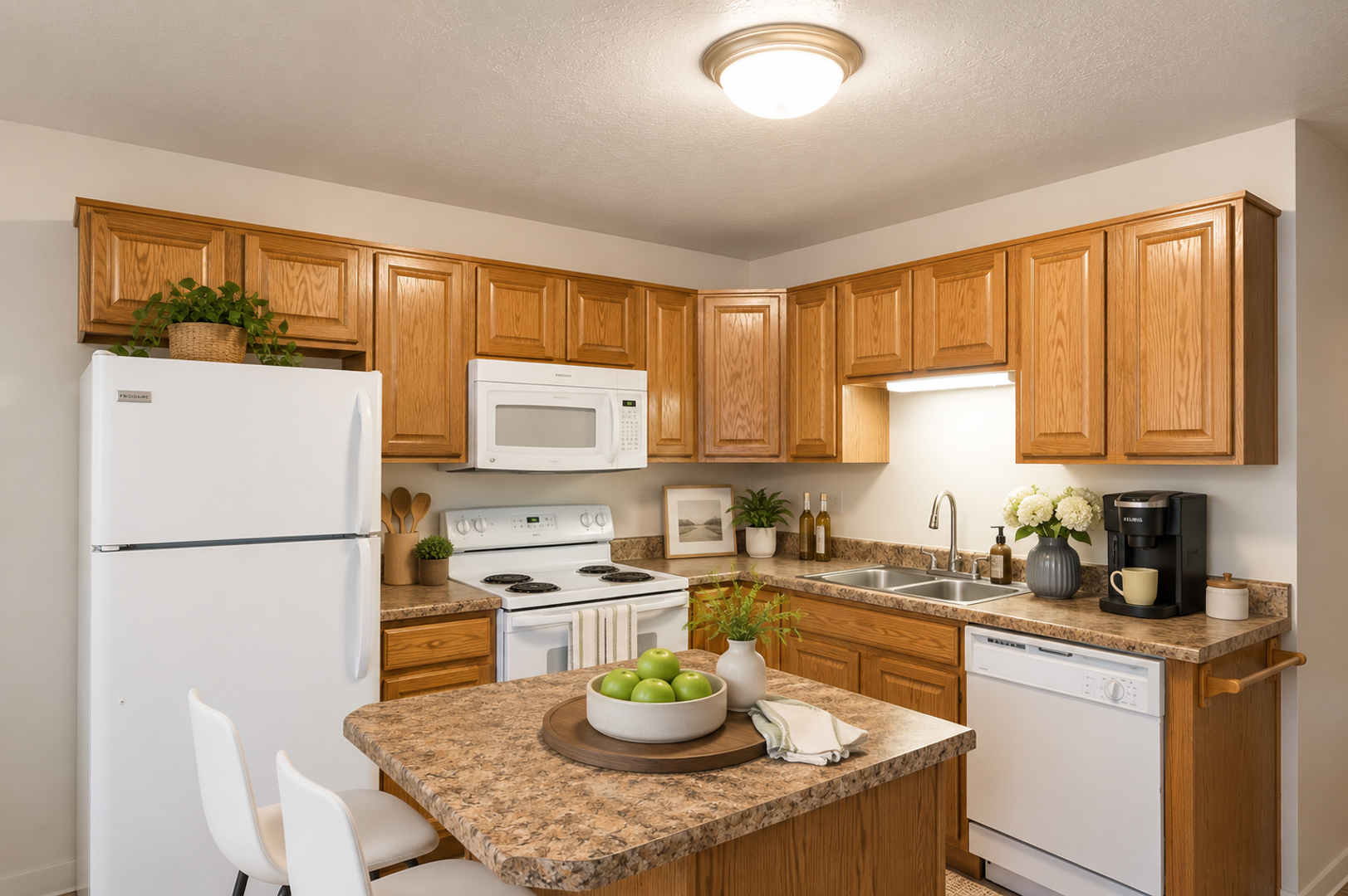 Holladay Apartment: 1726 E Woodside Dr