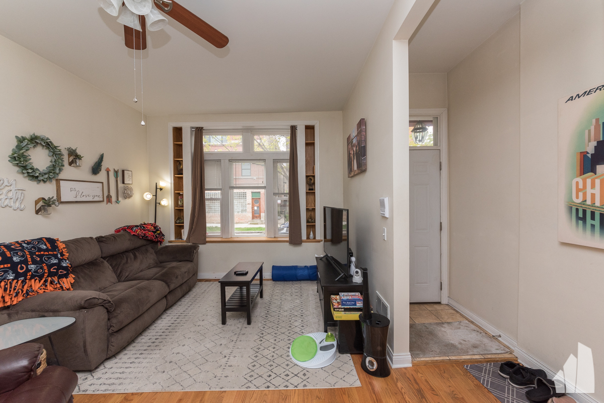 Chicago Condo: 2702 West Thomas