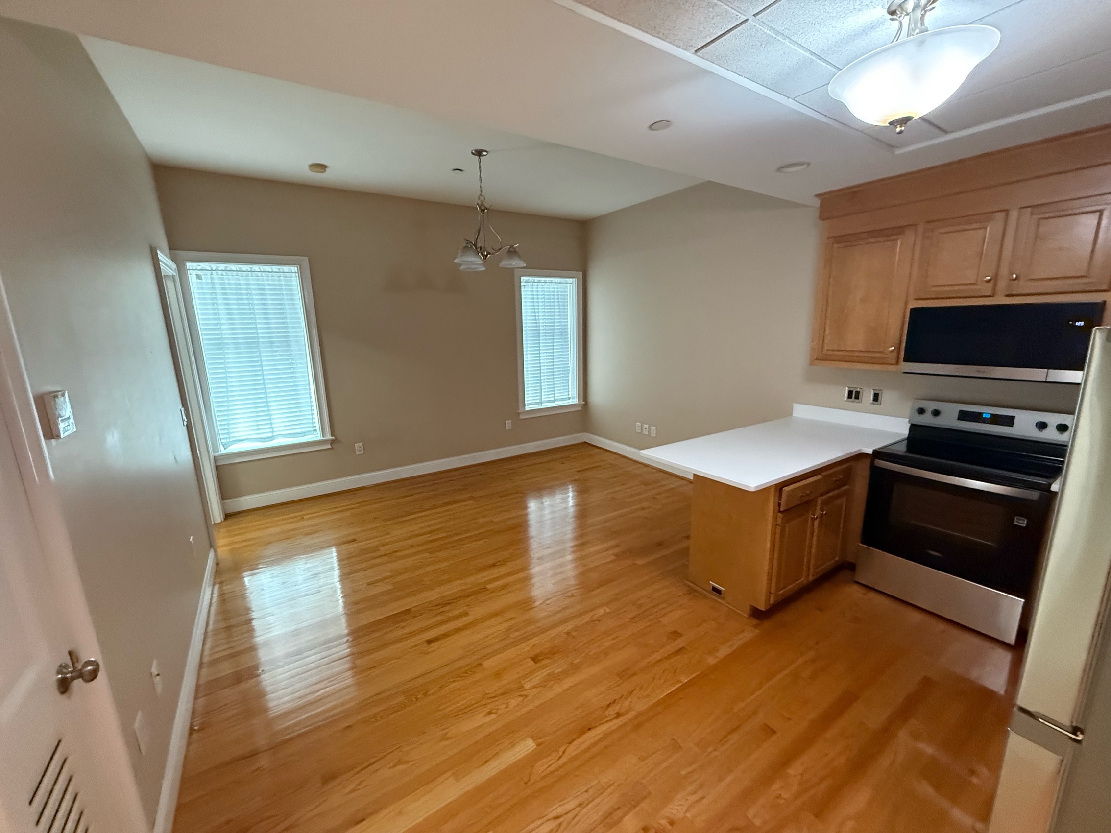 Plainville Condo: 22 Whiting St