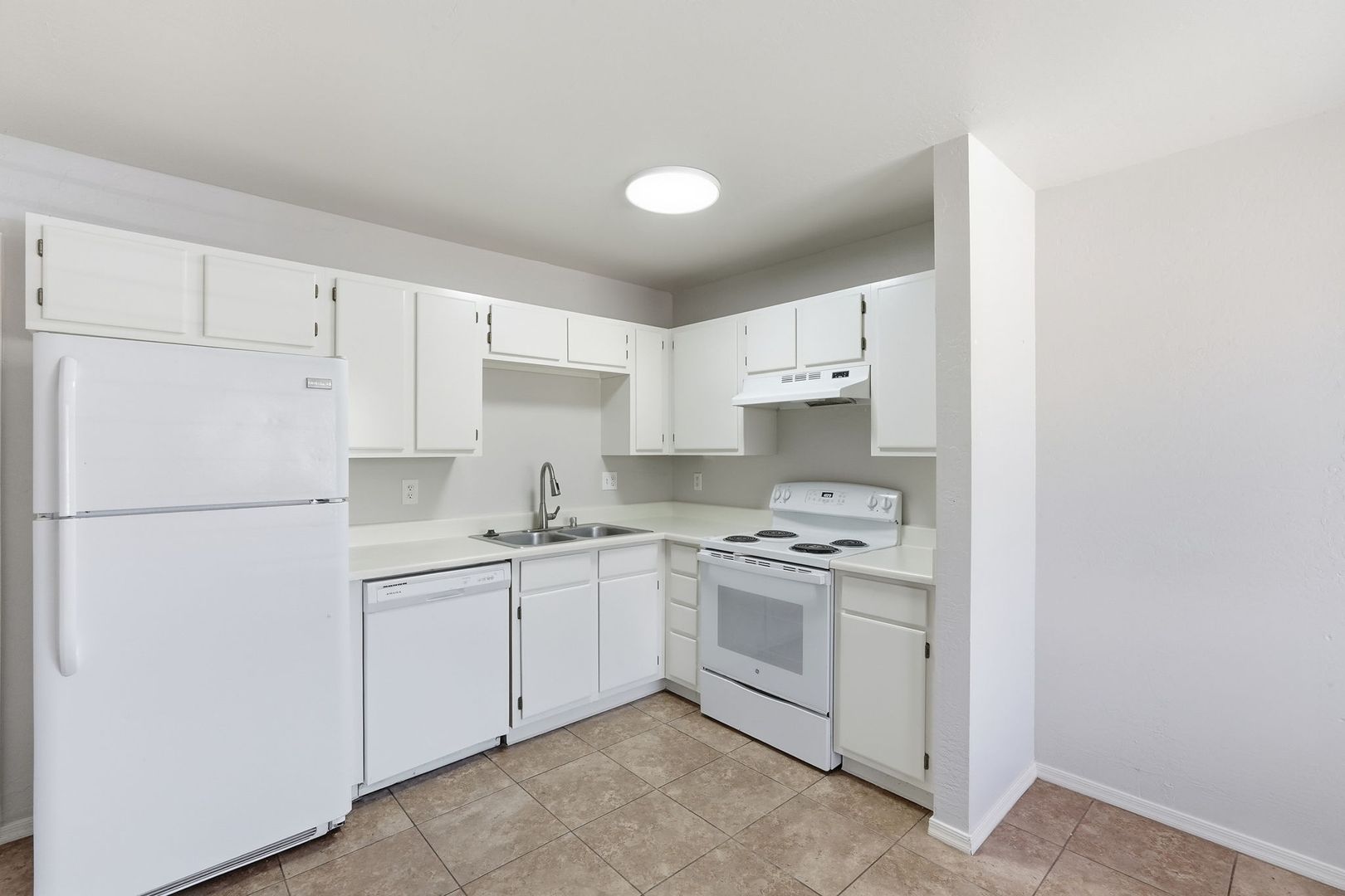 Florence Apartment: 440 E Florence Heights Dr