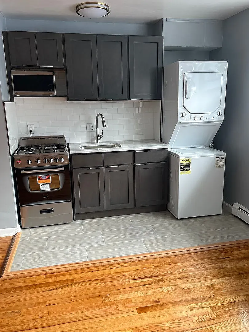 Plainfield Condo: 1331 South Ave