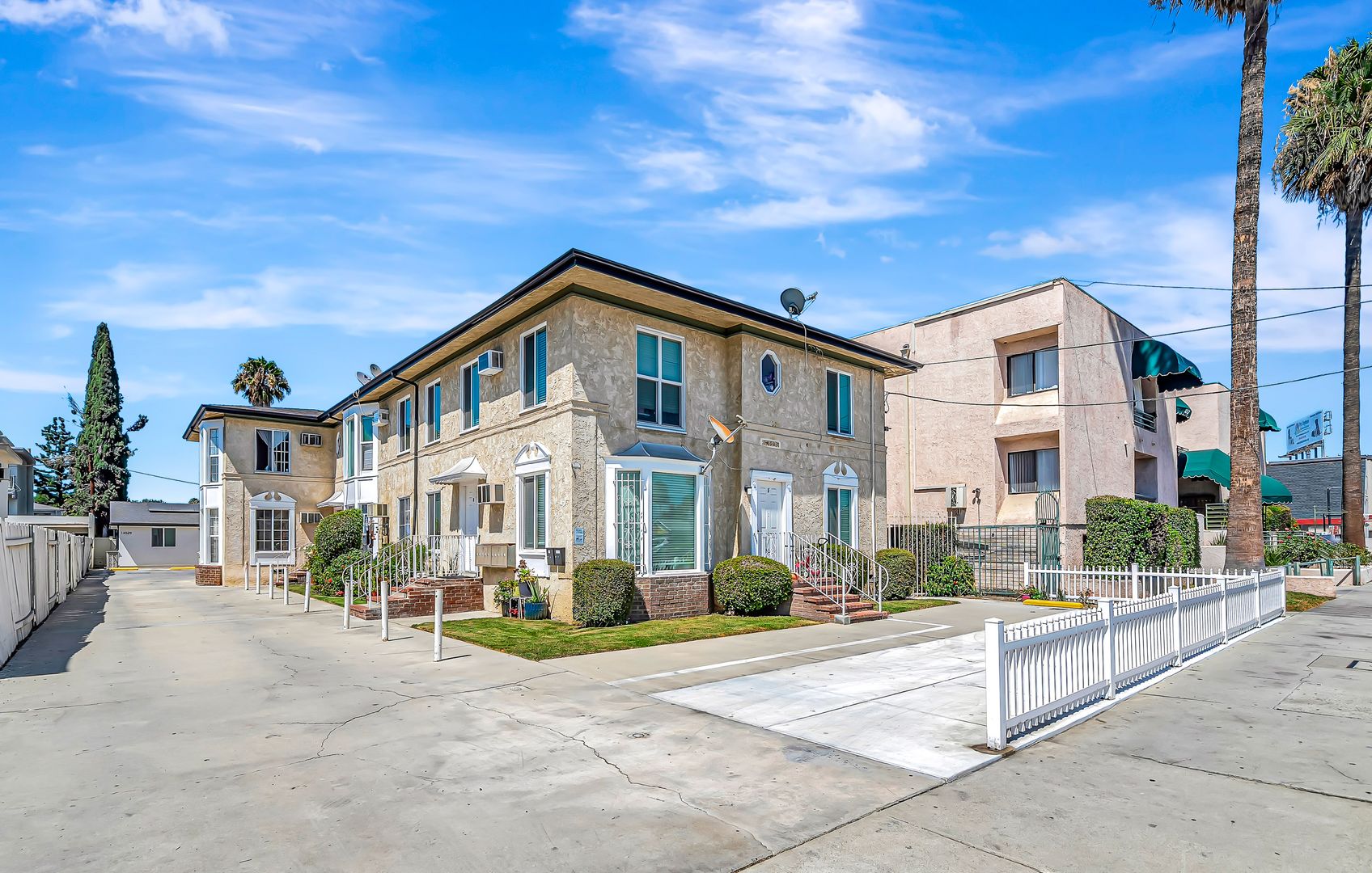 Van Nuys Condo: 14527 Hartland