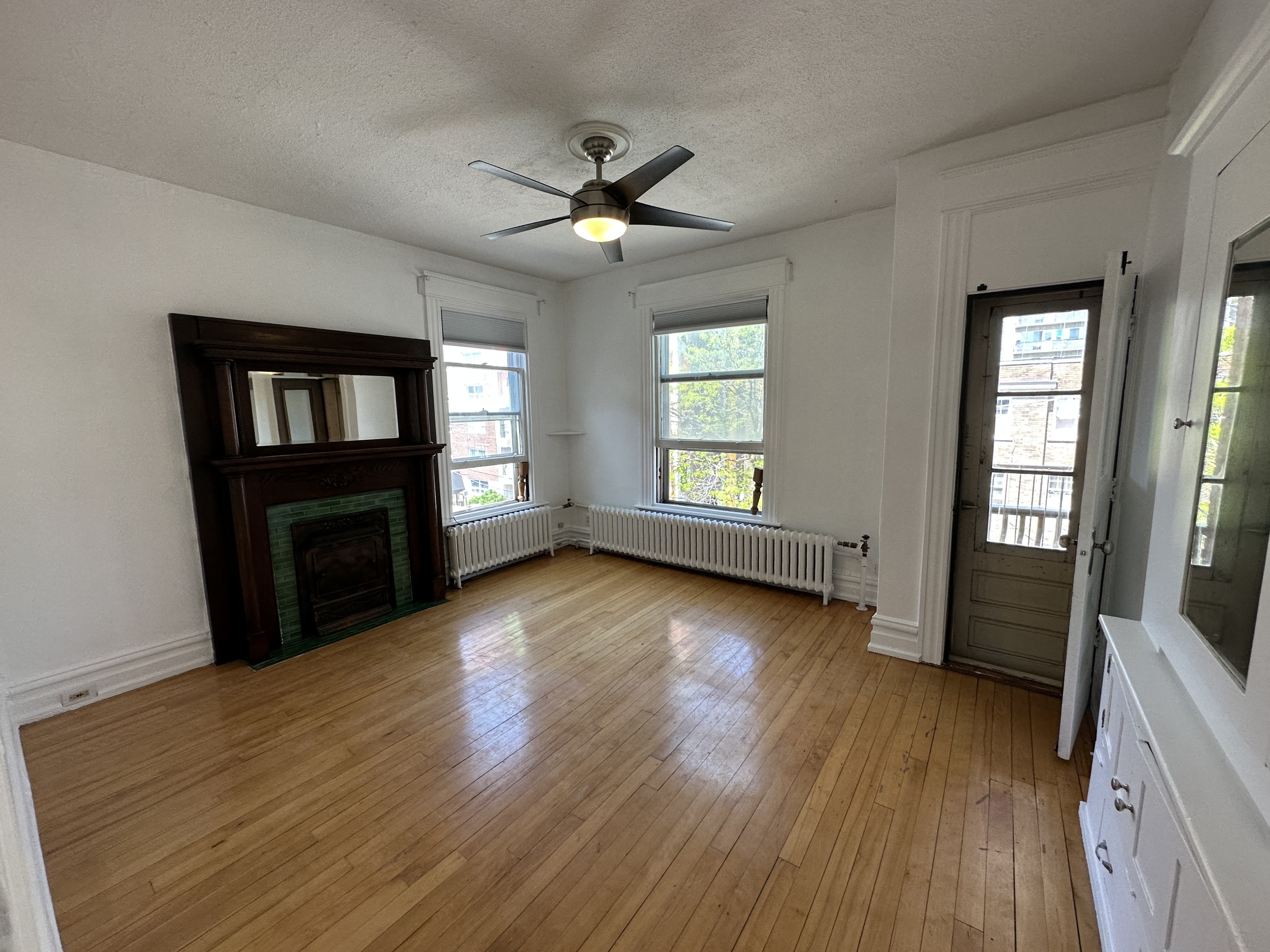 Ottawa Condo: 320 Cooper St