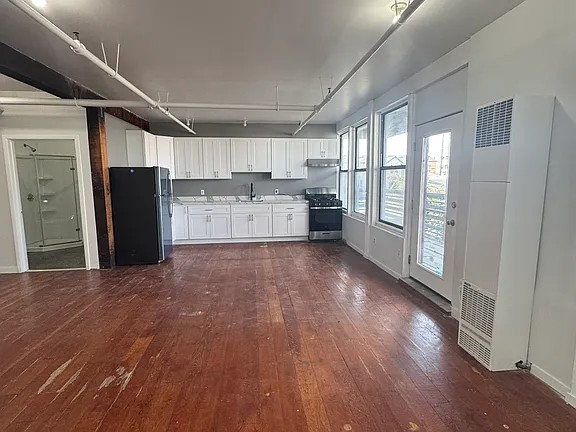 Oakland Apartment: 2889 Ford St