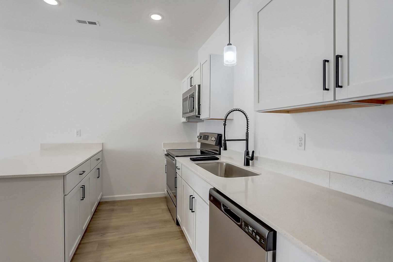 Wright City Apartment: 100 Parkview Dr