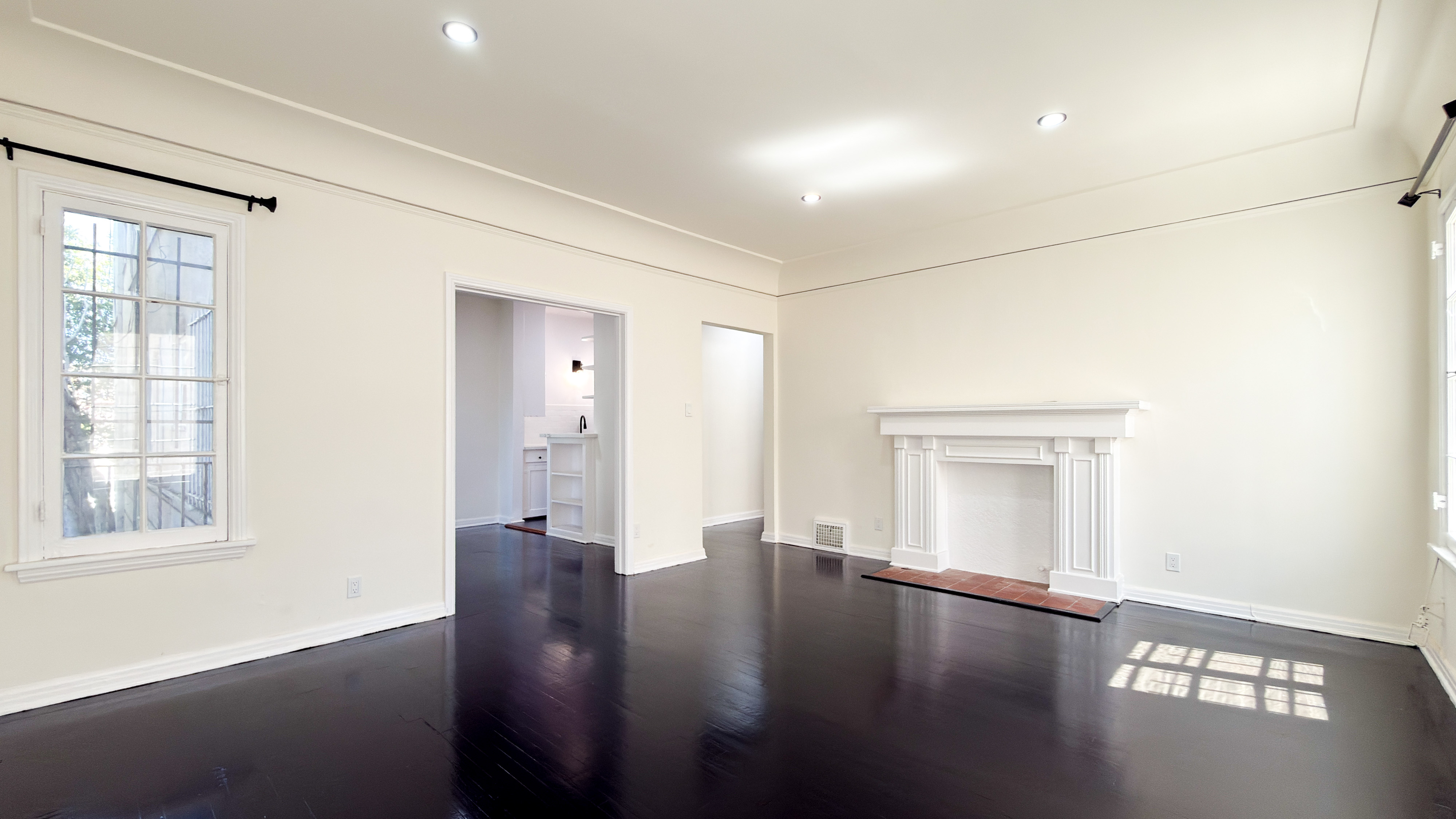 Los Angeles Condo: 201 S Alexandria Ave