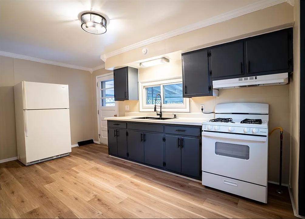 Herkimer House: 327 William St