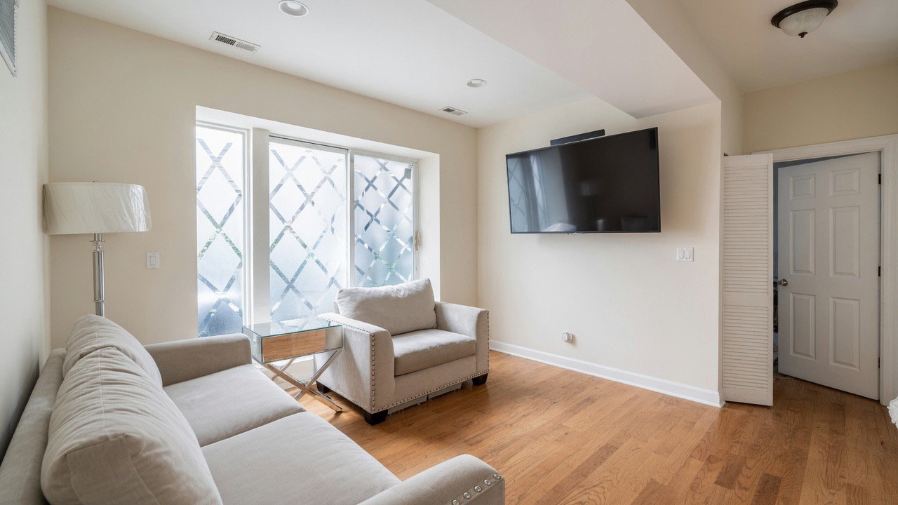 Chicago Condo: 3348 West Wilson