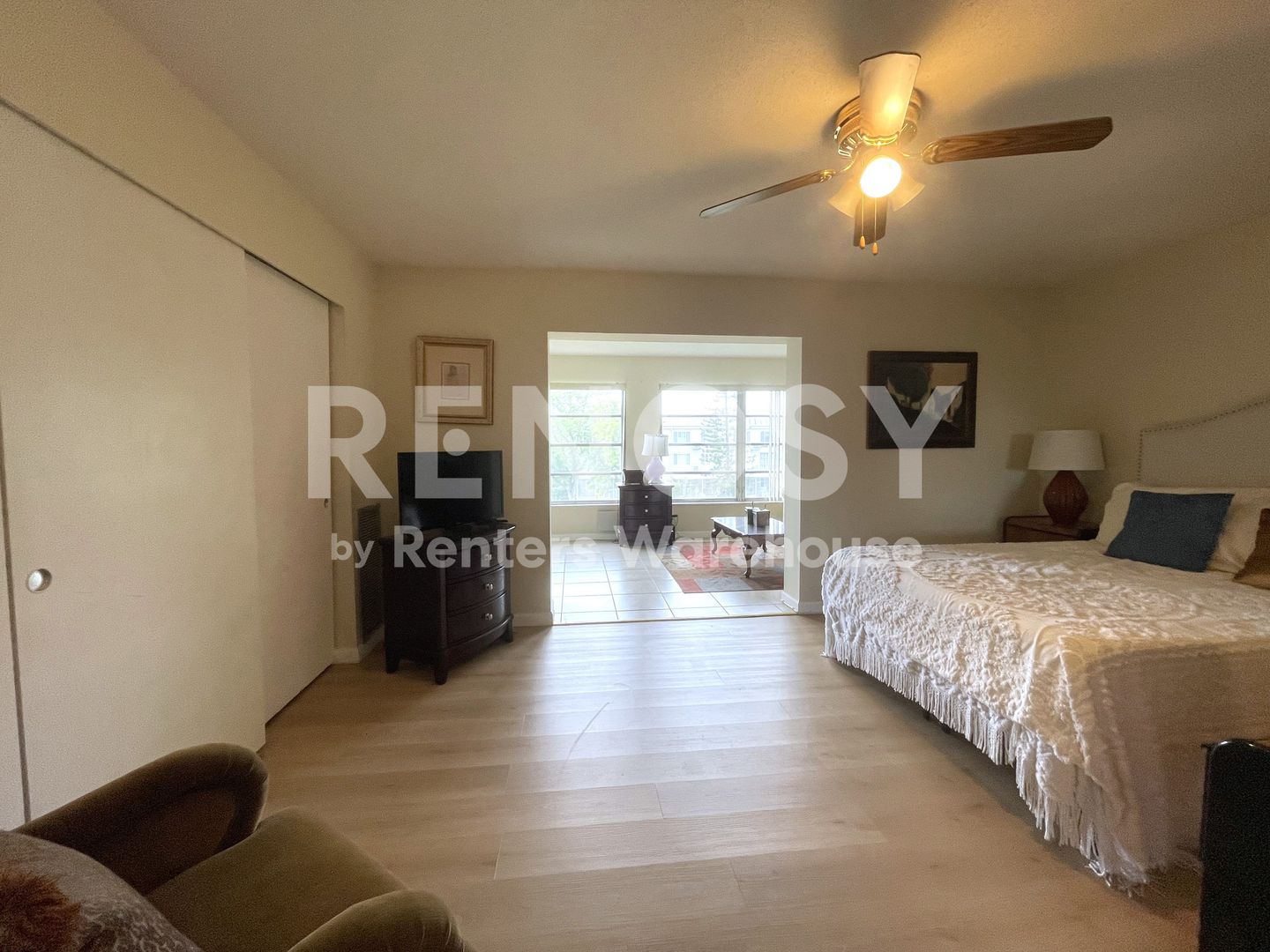 Clearwater House: 2042 Australia Way W