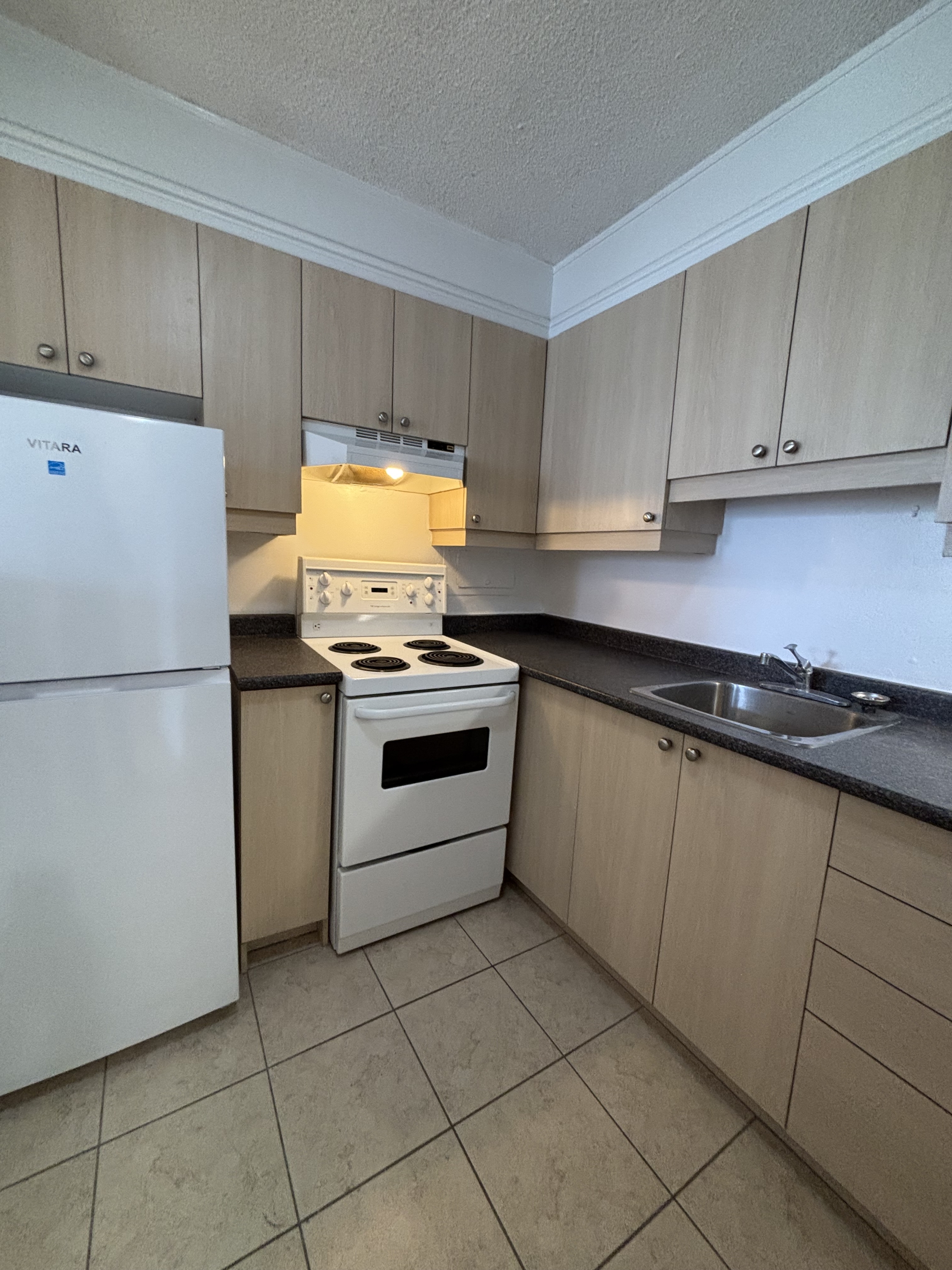 Ottawa House: 263 MacLaren St