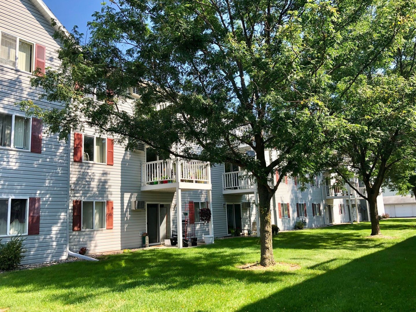 MONROE Apartment: 207 3RD Ave