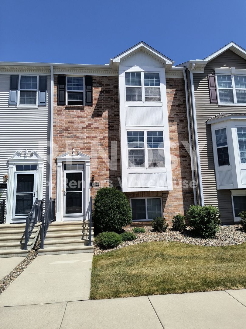Eden Prairie House: 10109 Indigo Dr