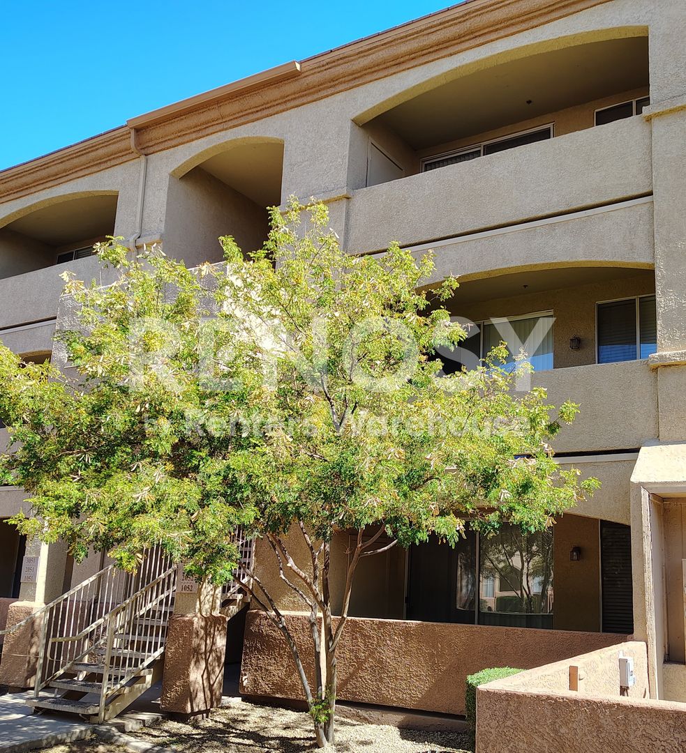 Tempe House: 2134 E Broadway Rd