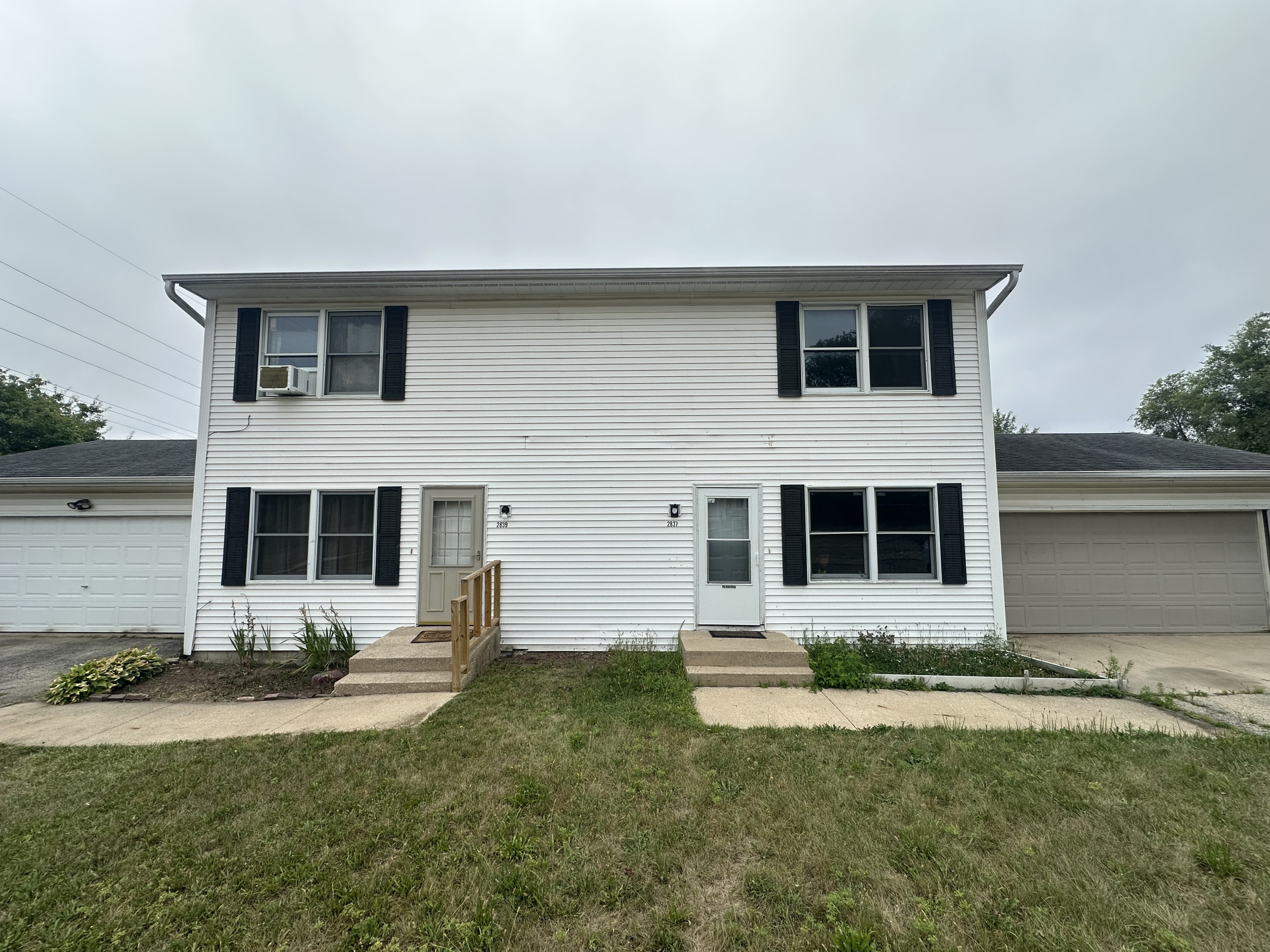 Rockford Townhome: 2837 17th St