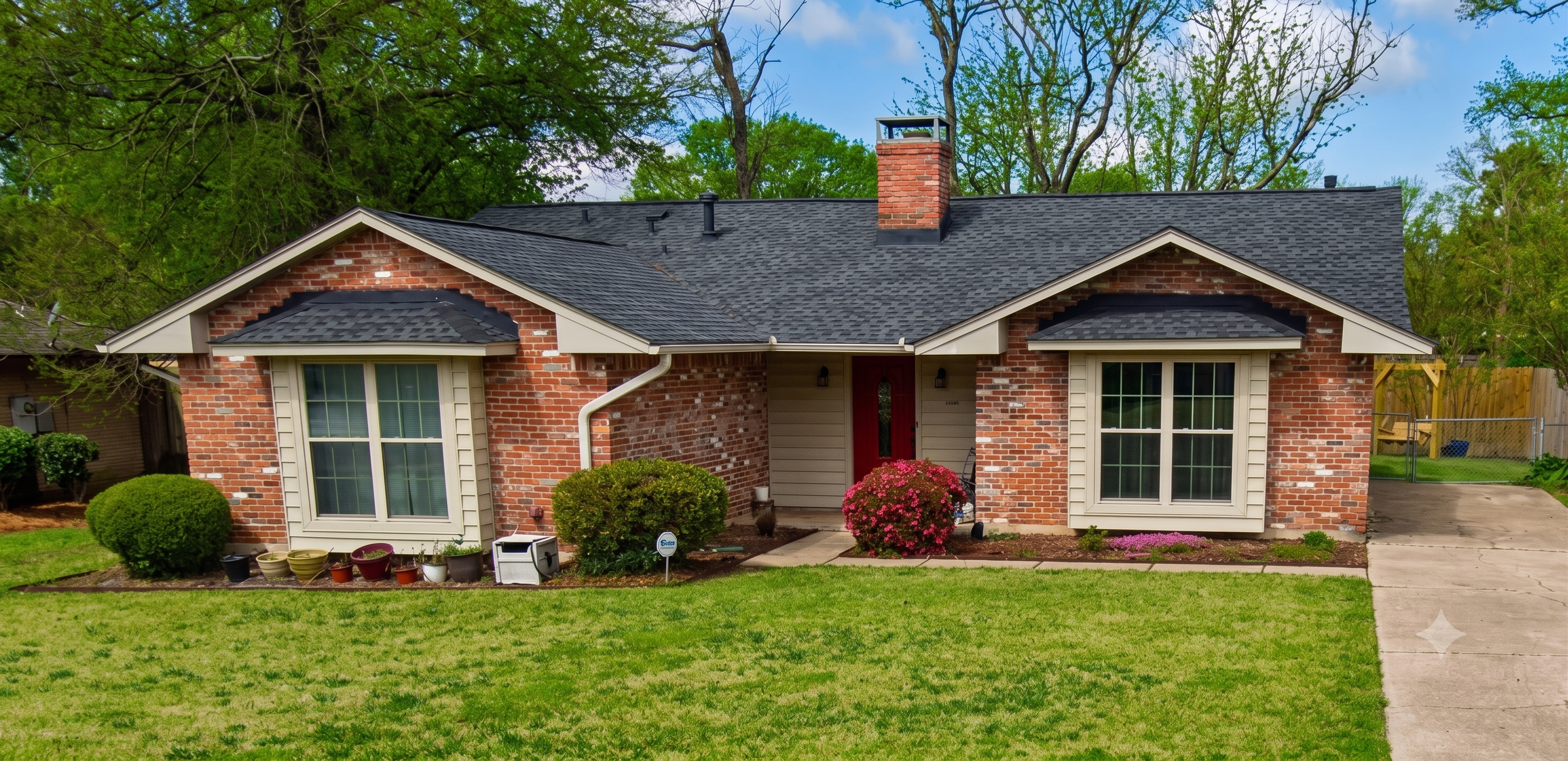 Montgomery House: 4325 Florence St