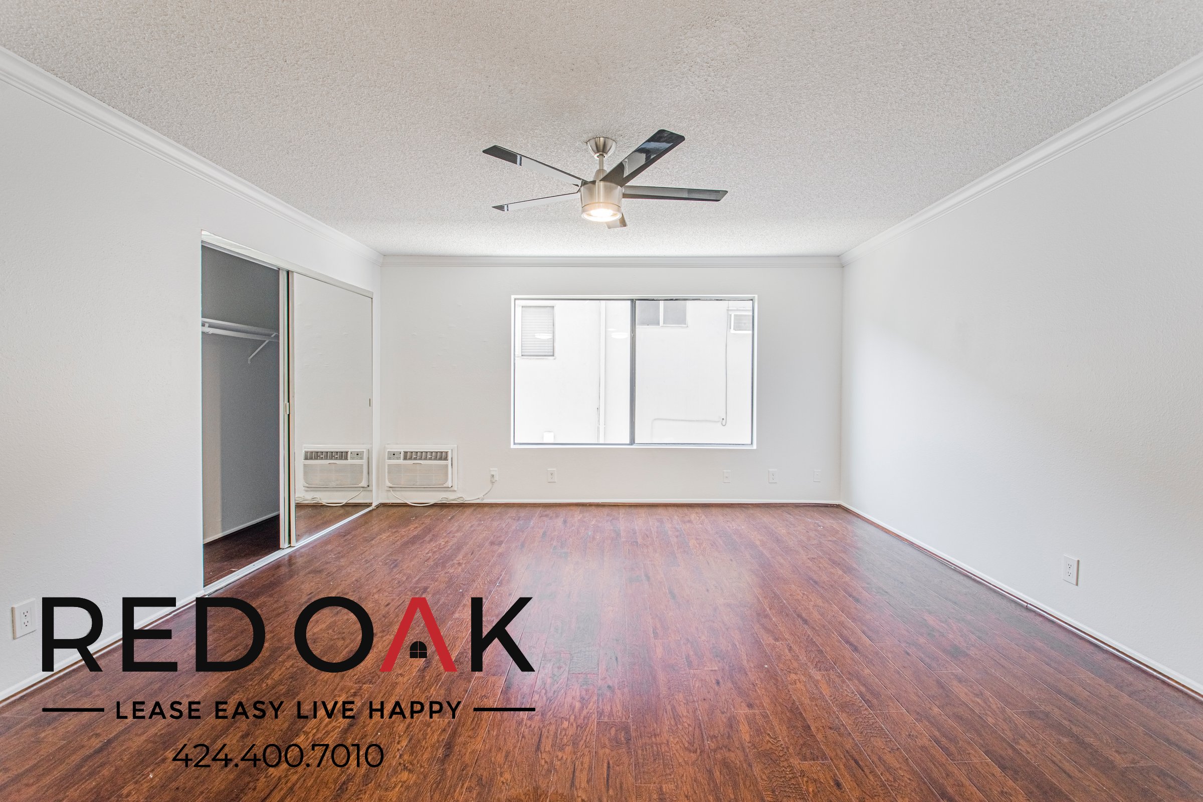 Los Angeles Apartment: 1522 N Formosa Ave